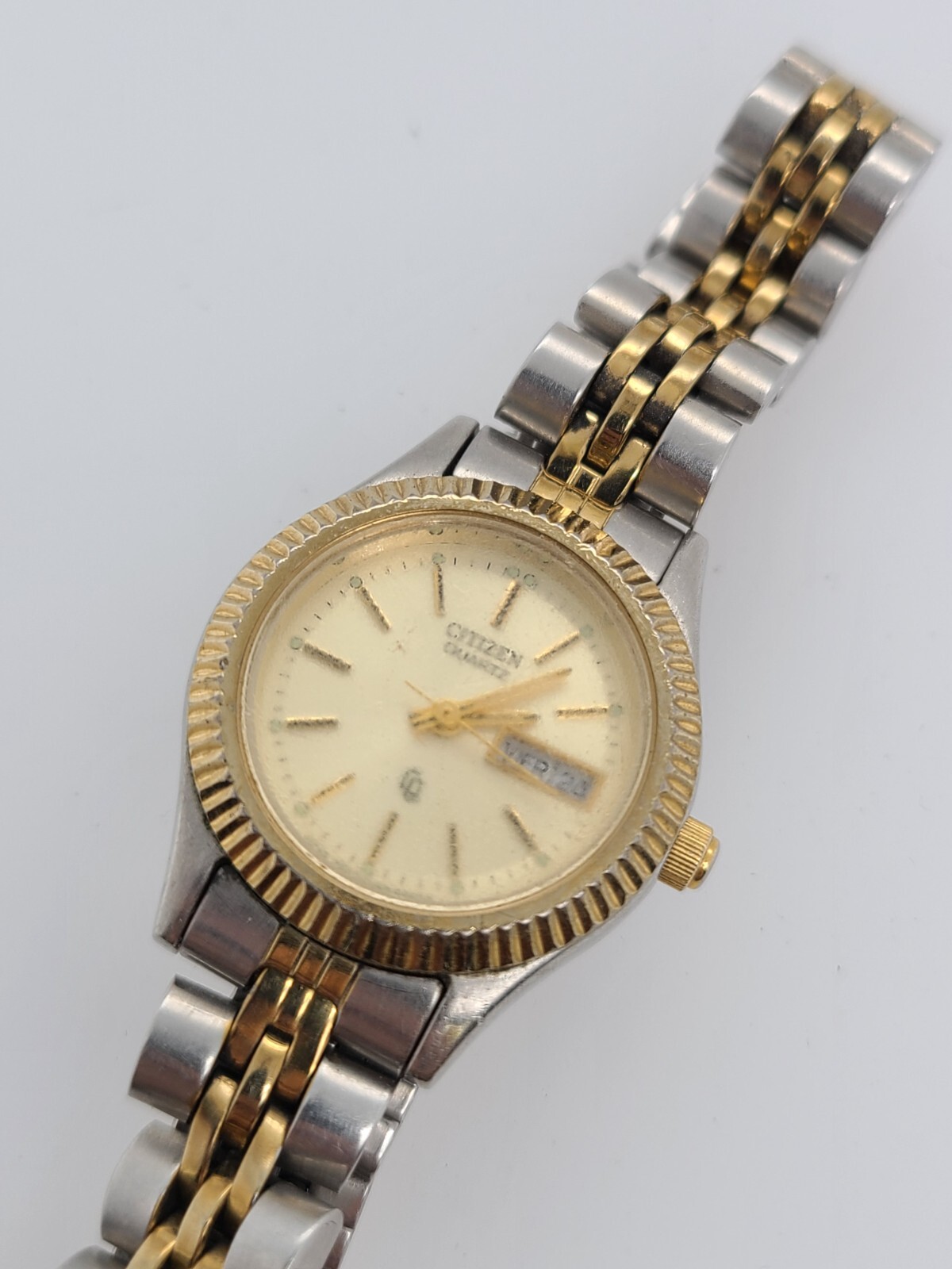 Citizen Womens Quartz Watch 1002 R15119 RC President Silver Dial for Part/Repair