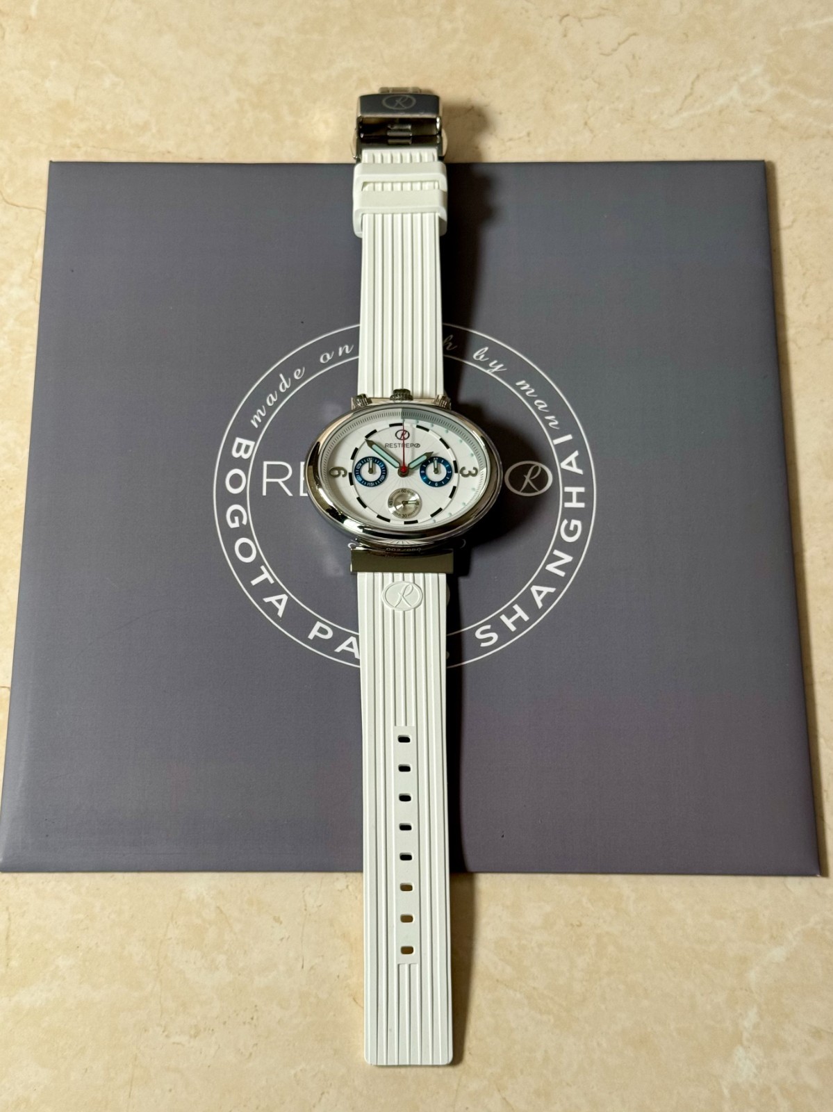 Restrepo – El Caballero Sin Armas 5.1 – With 2 straps, white and black