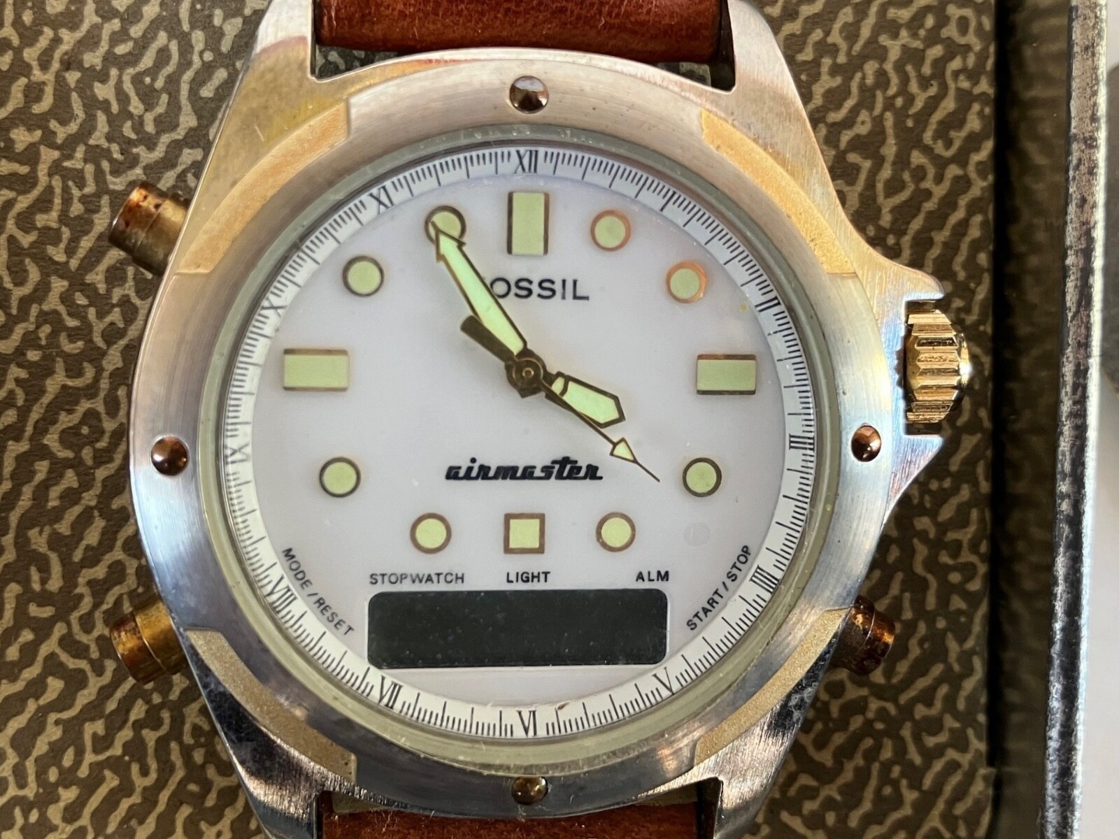 FOSSIL “Uomo” Analog/Digital Watch ES-1632 in Tin Box: New Old Stock