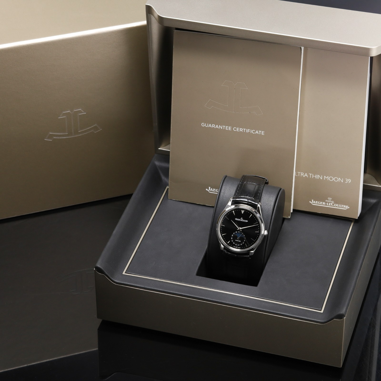 Jaeger-LeCoultre Master Ultra Thin 39mm Black Dial Q1368470