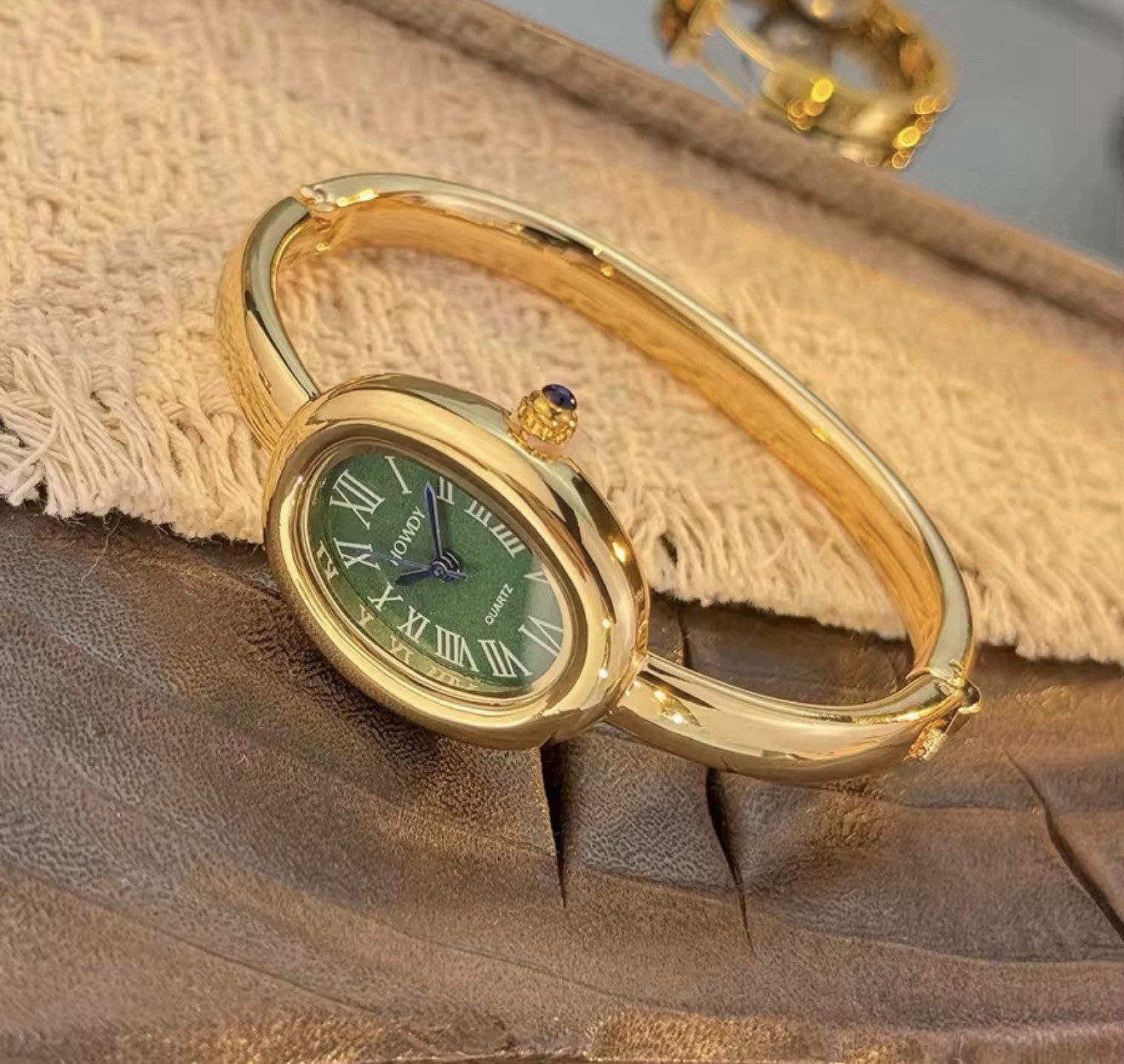 HOWDY Quartz Oval Bangle Wristwatch Roman Numerals Gold/Silver Tone Women’s
