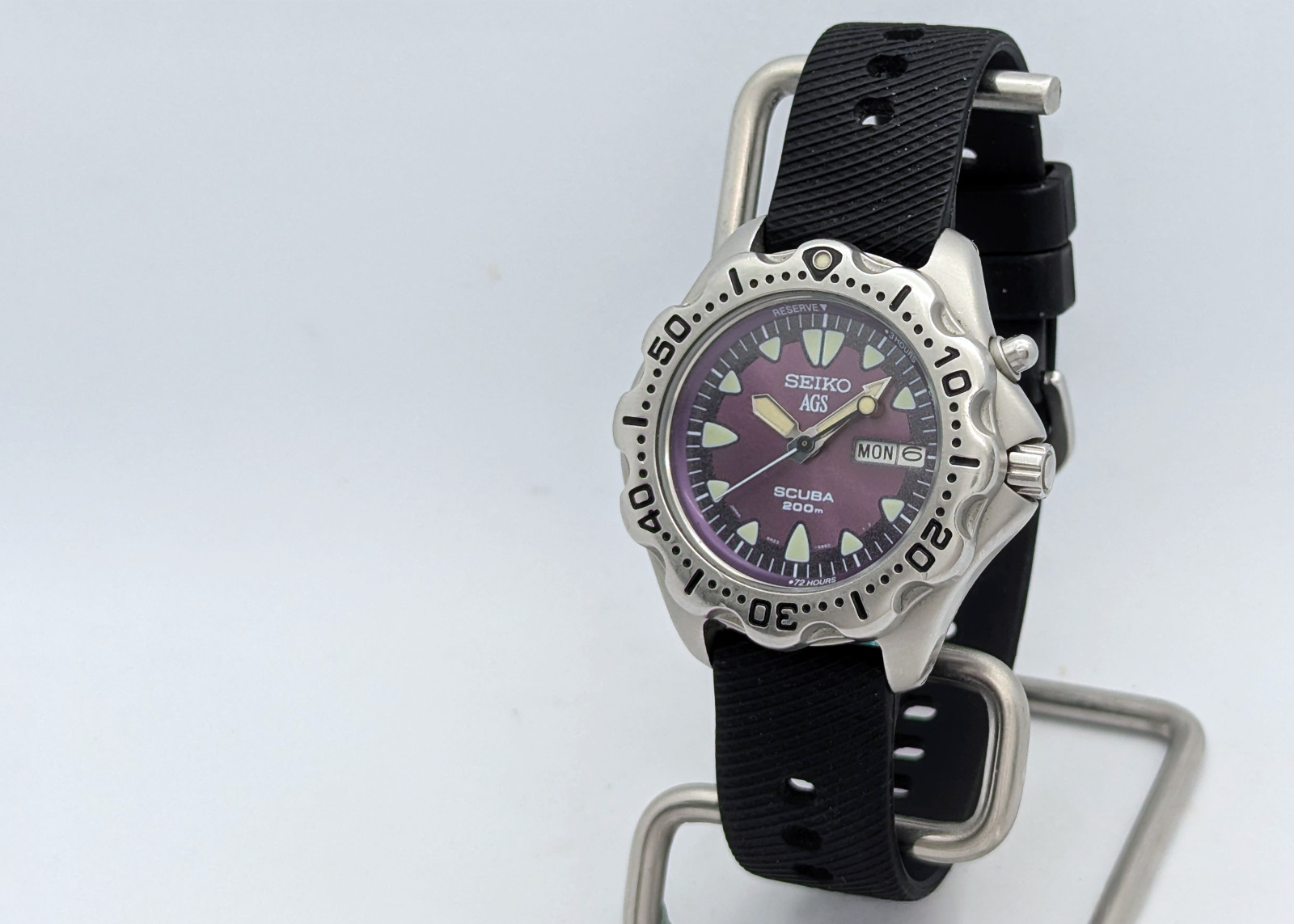 Seiko AGS Kinetic SBBW019 5M23 Purple Scuba 200M JDM | New Capacitor/Excellent