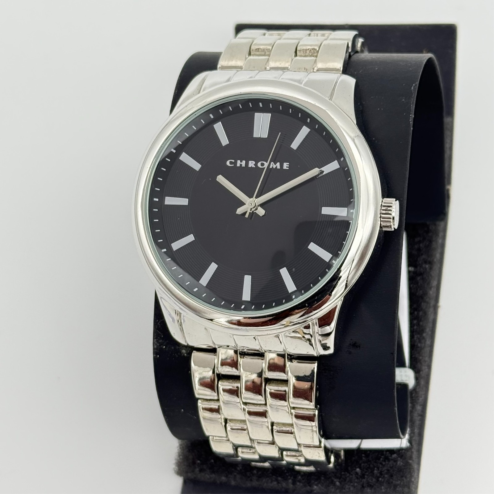 New Men’s CHROME Silver Tone 45mm Classic Quartz Bracelet Watch, Black Dial Runs