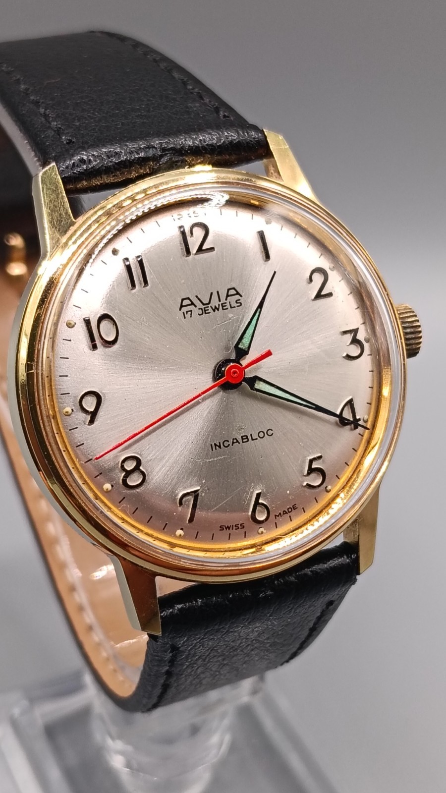 Vintage 1960s Avia Manual Wind 17 Jewels Silver Dial Swiss Gold Plated Running