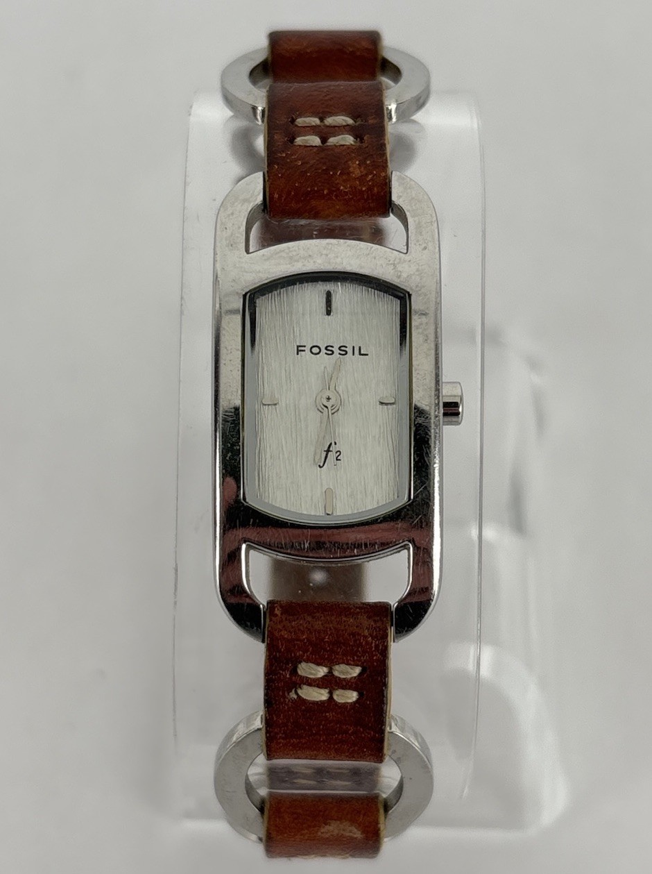 Fossil F2 ES-9634 18mm Silver Tone Quartz Watch w/Leather Band & New Battery