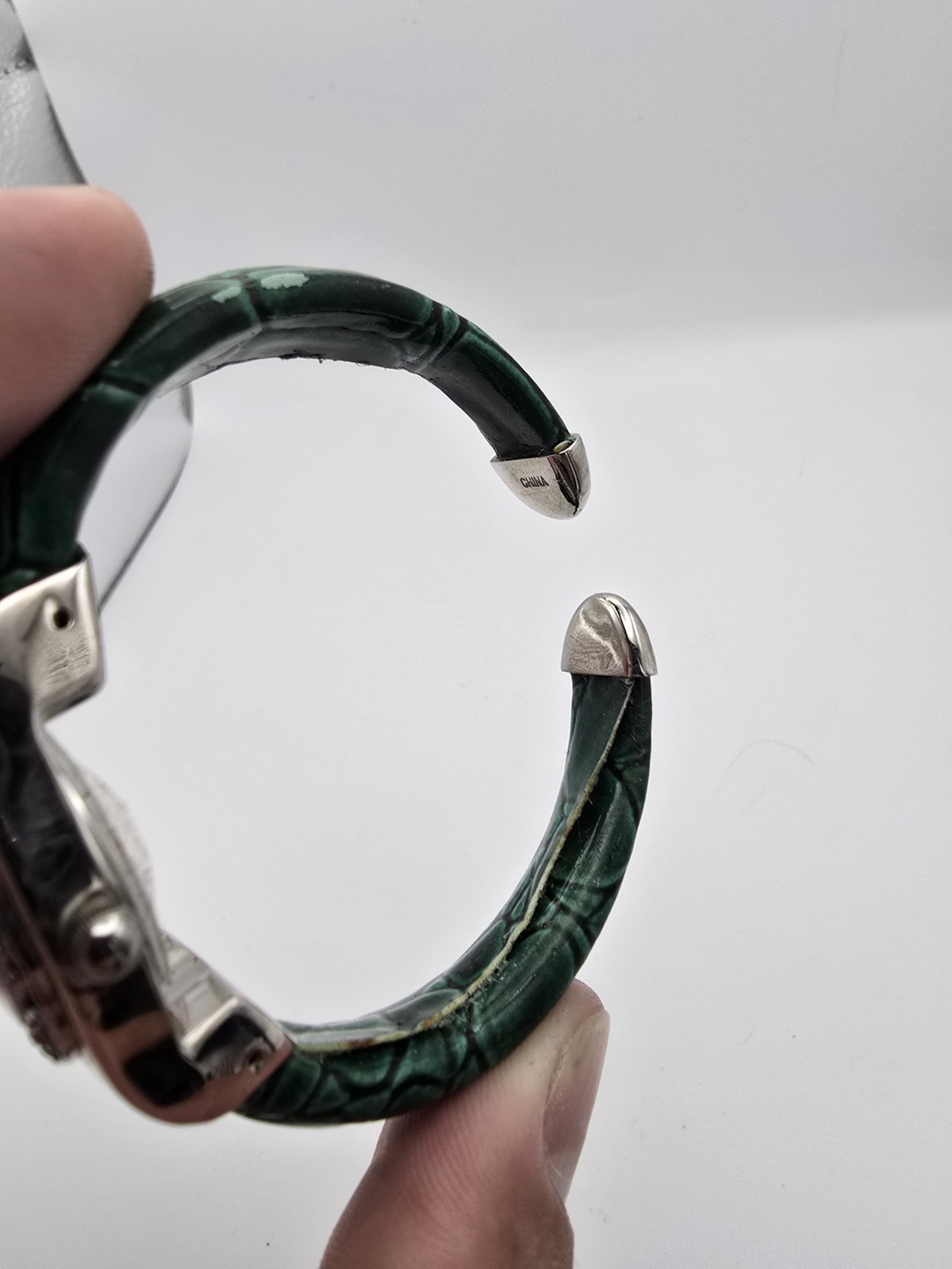 Women’s Quartz Analog Bangle Wristwatch Gem Bezel Green Faux Leather Band