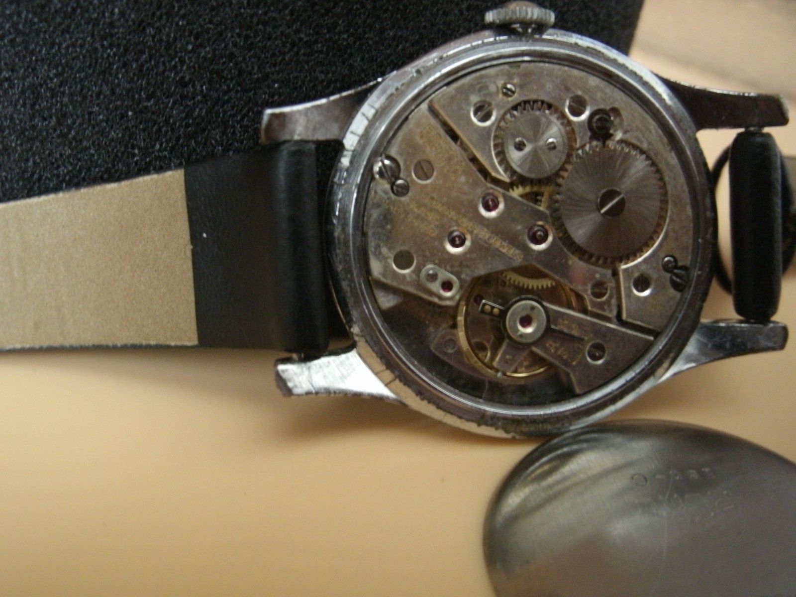 1950s Swiss Ruko triple calendar in working condition and keeping time