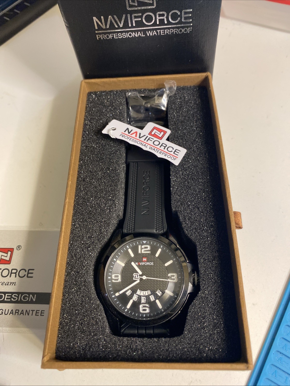 Naviforce NF9215 For Dream black/white Wristwatch Black Band New Battery