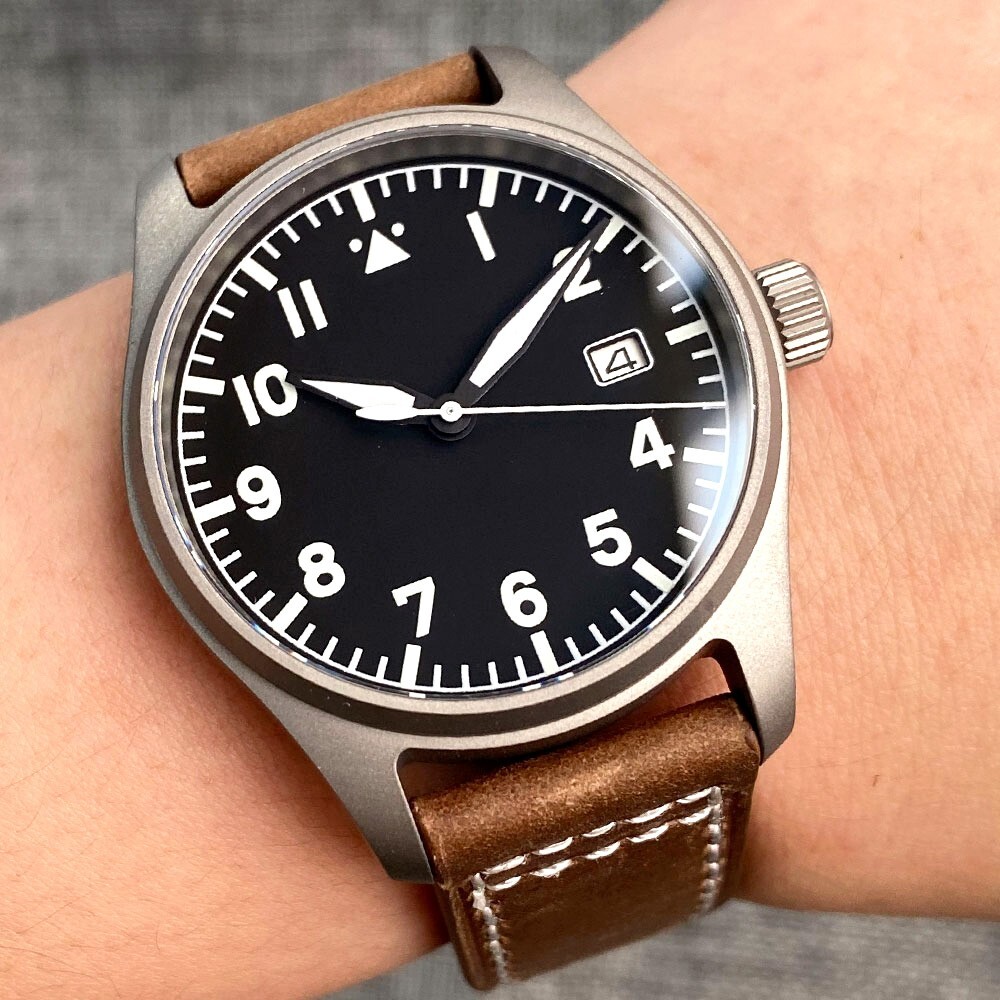 39mm Pilot NH35A 20ATM Diving Sapphire Glass Auto Solid Titanium Men Watch Date