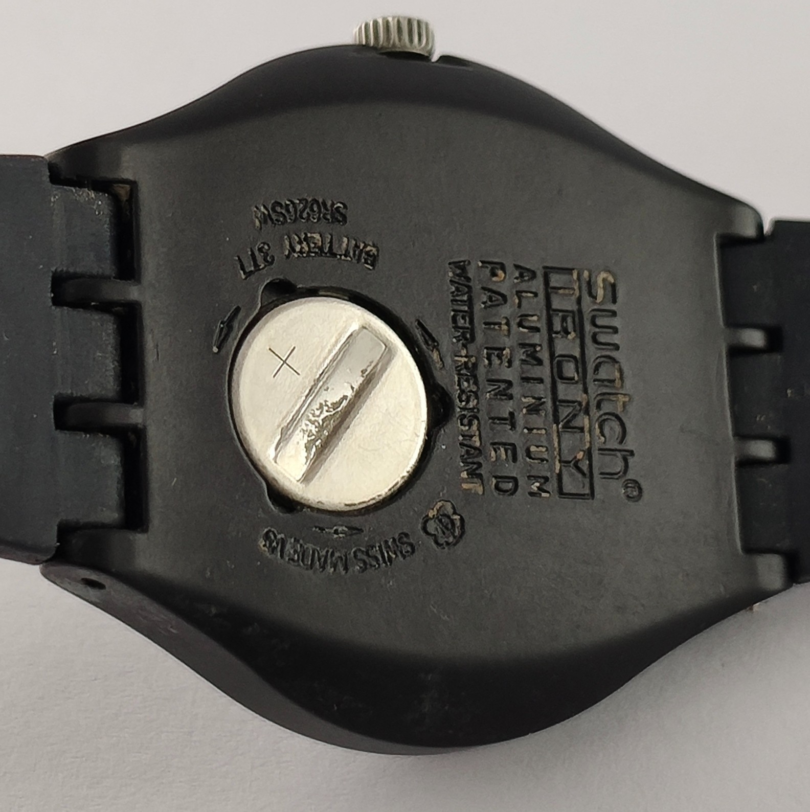 Beautiful Swatch Quartz Plastic Case Black Dial ‘Date’ Women Watch Rubber Band