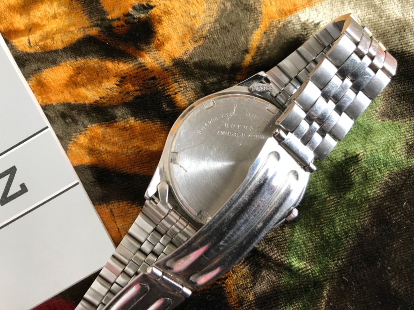 Vintage Seiko SQ 5Y23-8049 Quartz Day-Date Linen Silver Dial