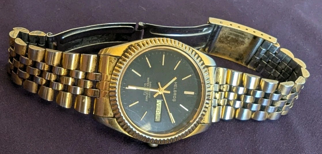 Helbros Vintage Watch 321-2105 Day/Date Spanish/English Gold Tone – Not Working