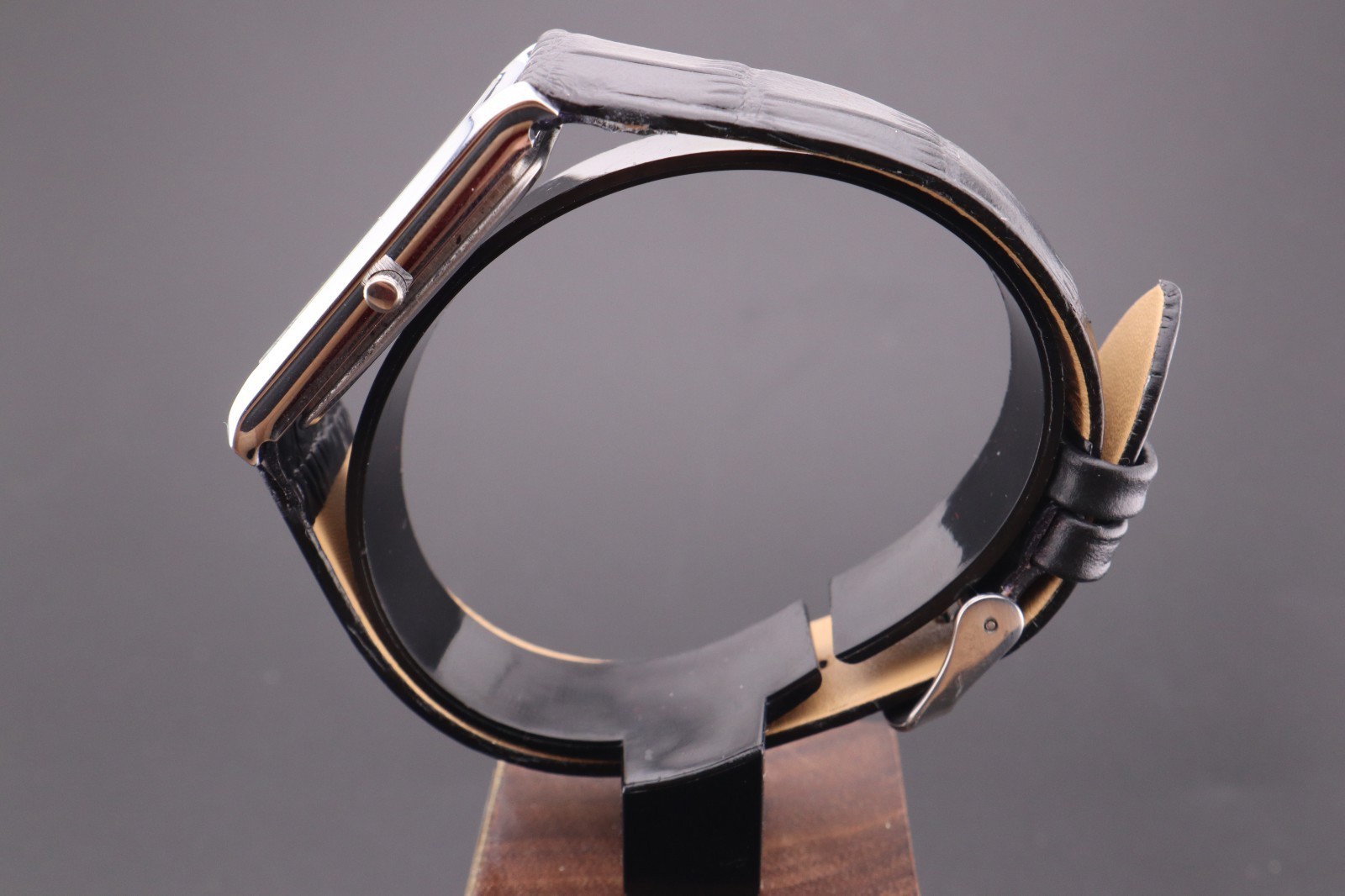 Vintage Seiko Slim White Dial Gentlemen’s Quartz Wrist Watch – FREE SHIPPING