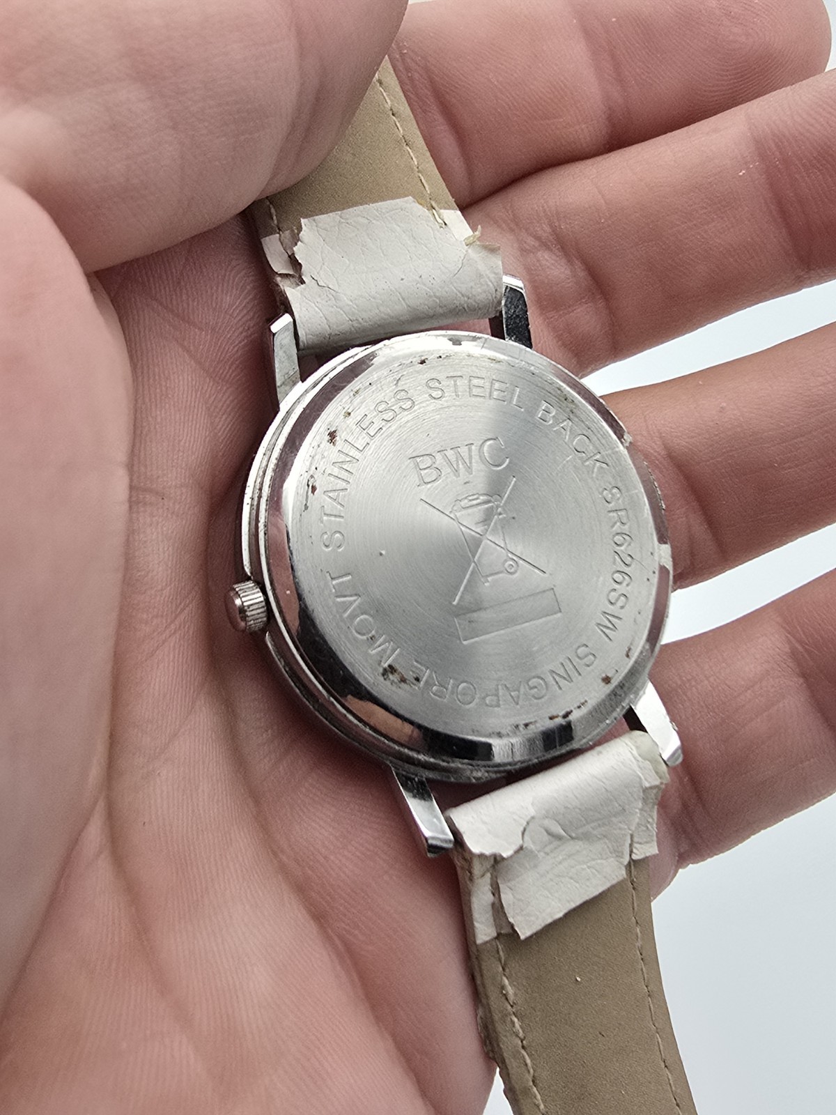 Avon Quartz Analog Wristwatch Pineapple Dial Silver SS Case White Leather Strap