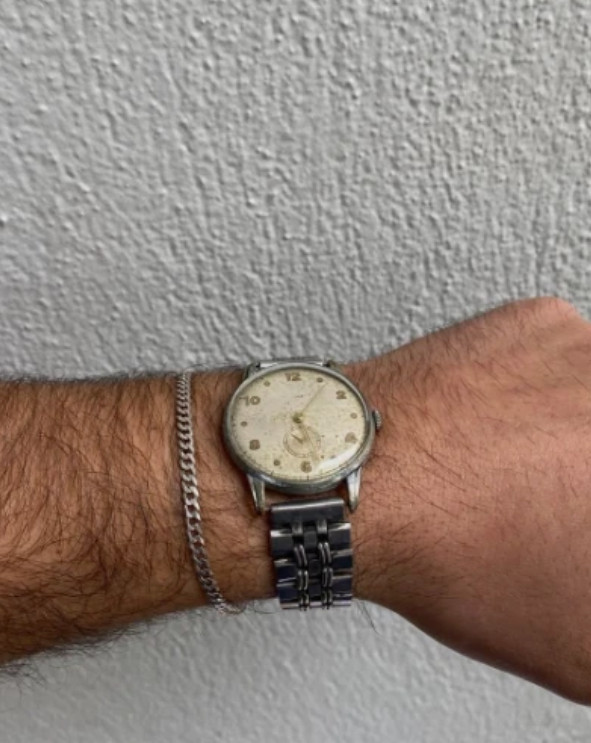 Rare Vintage 1950s Men’s Unbranded Swiss Made 15 Jewels Mechanical 35mm Watch