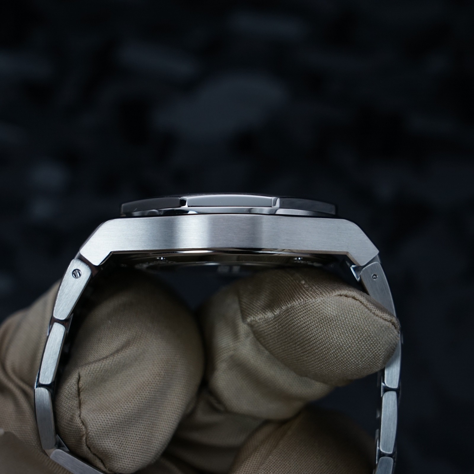 Girard-Perregaux Laureato Panda Chronograph 42mm – 81020-11-131-11A – Full Set