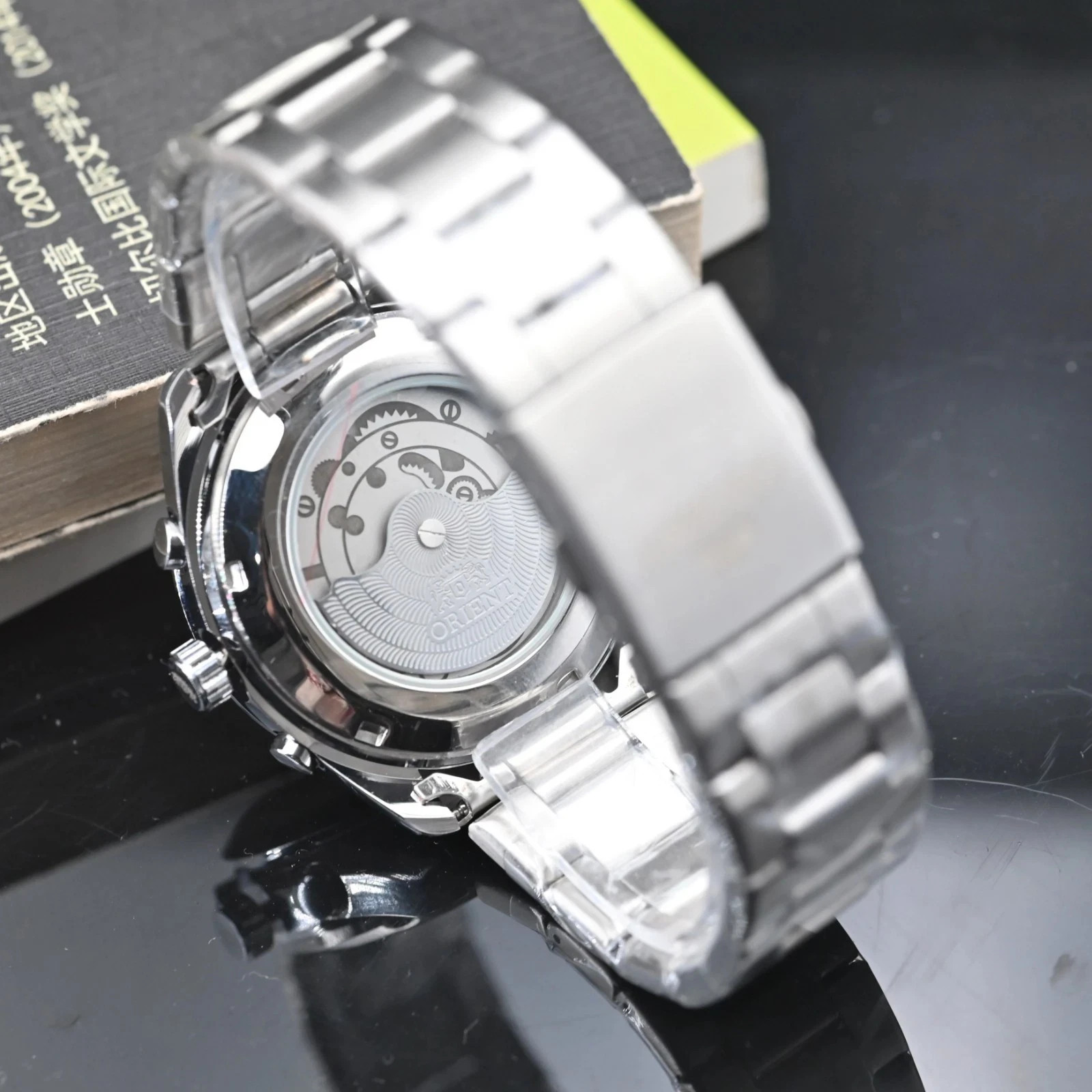 Orient Watch Men’s Quartz Chronograph Red Dial Stainless Steel Band Waterproof
