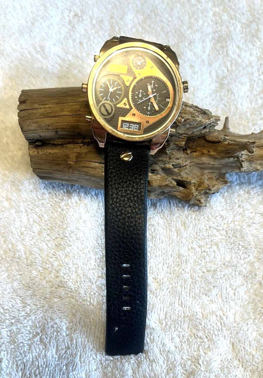 DIEZEL DZ-7261 WATCH 3 BAR CHRONGRAPH H2O RESISTANT 100′ STAINLESS LEATHER BAND