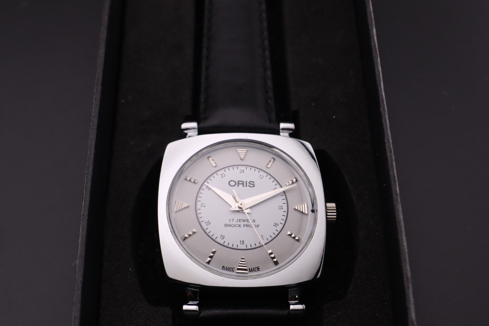 Vintage ORIS Swiss Hand-Wind Classic Mechanical Collectible Men’s Wrist Watch