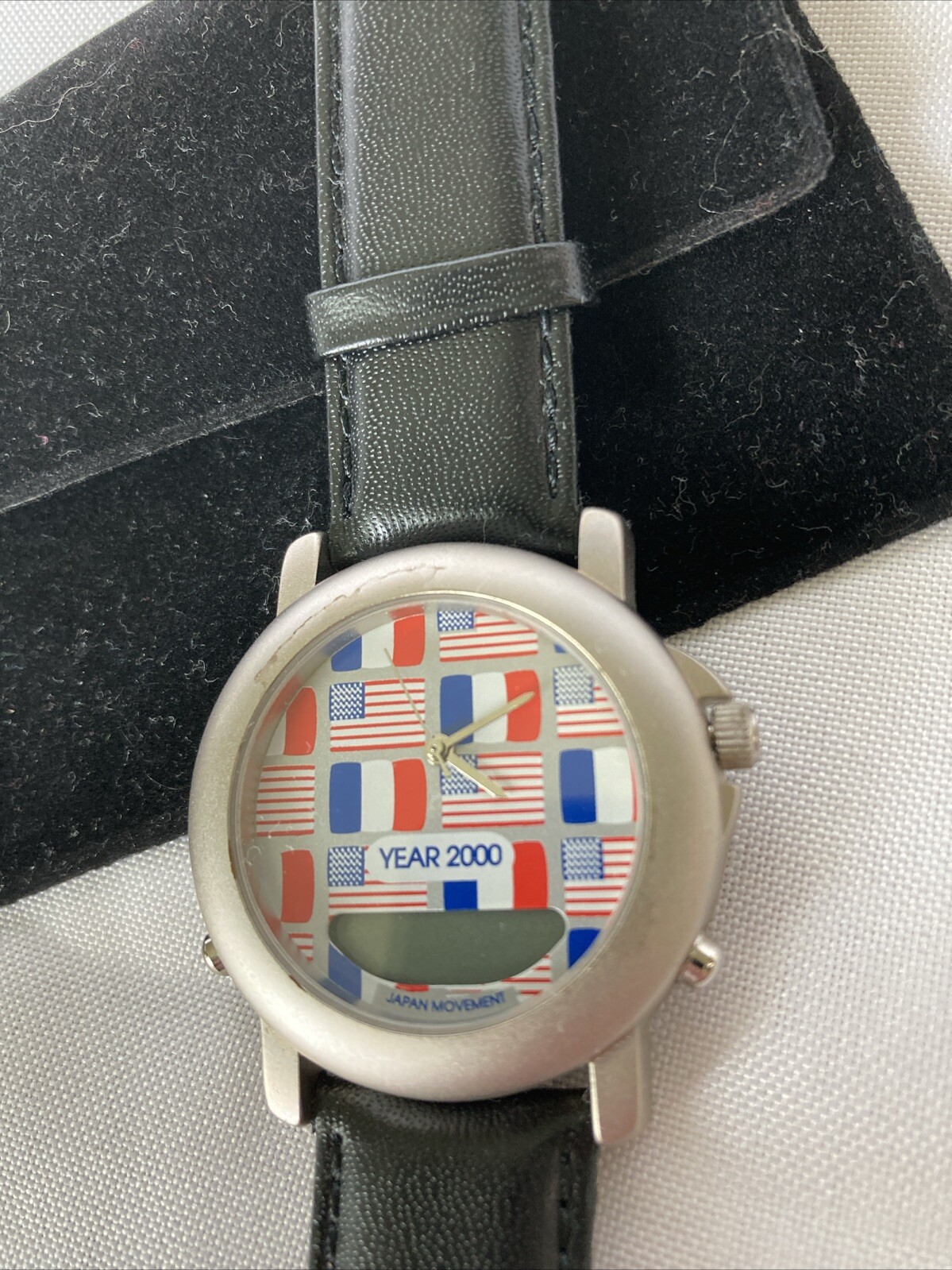Year 2000 Wrist Watch 1.5″ Red White Blue France & USA Flags Black Leather Strap
