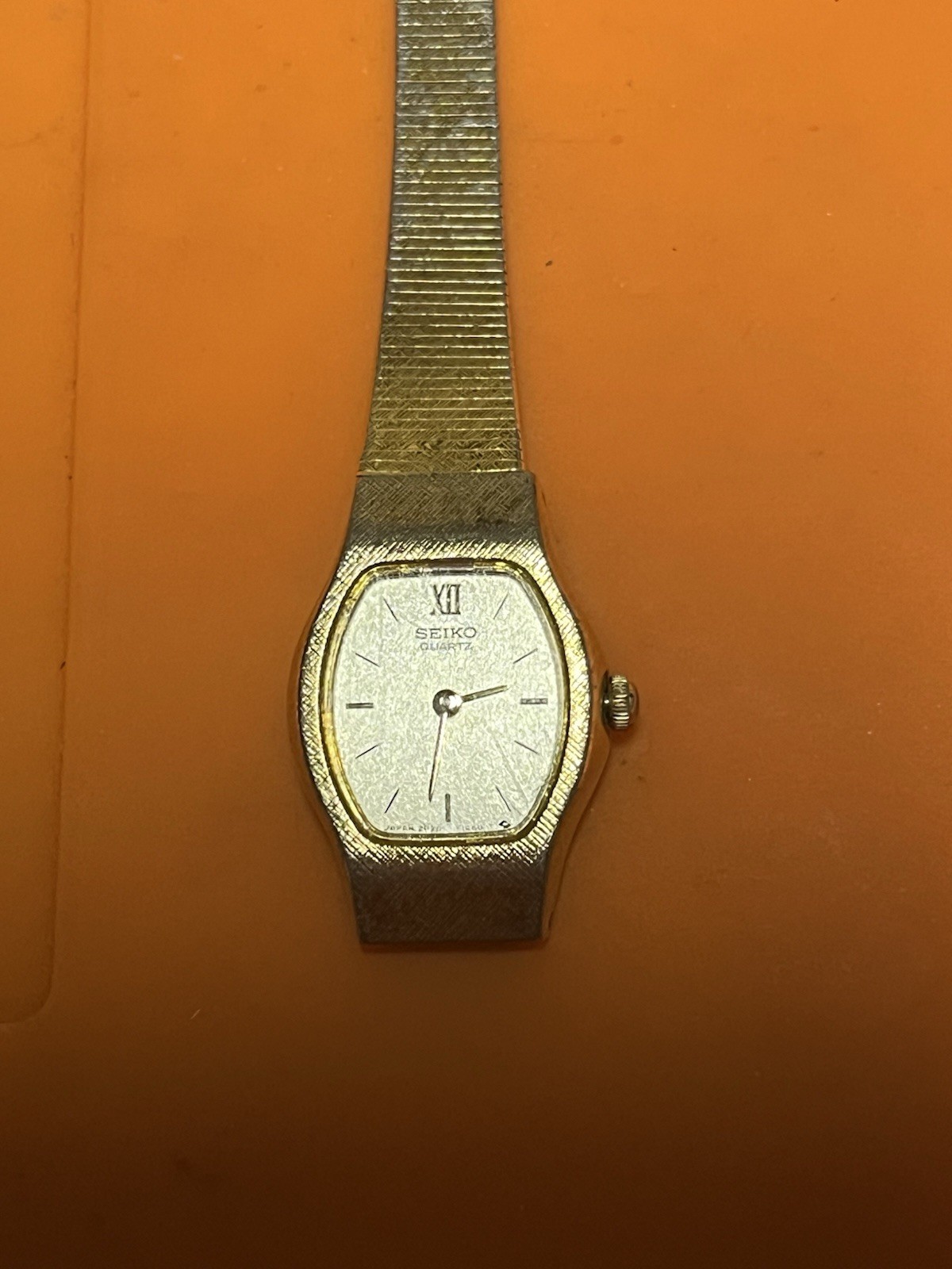 Seiko Quartz Women’s Vintage Gold-Tone Bracelet Watch Silver Roman Dial