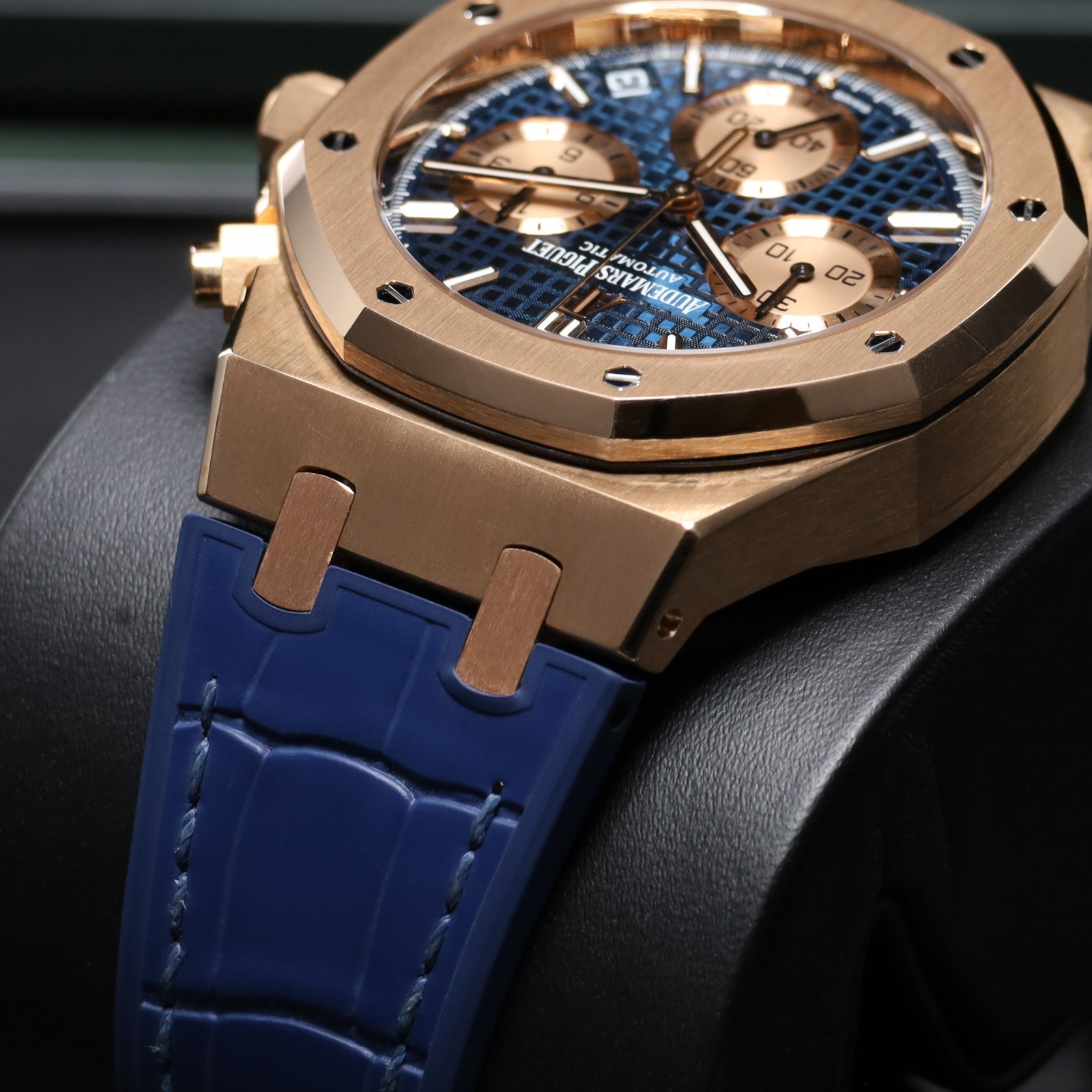 Audemars Piguet Royal Oak 41mm RG Blue Tapisserie Rubber 26239OR