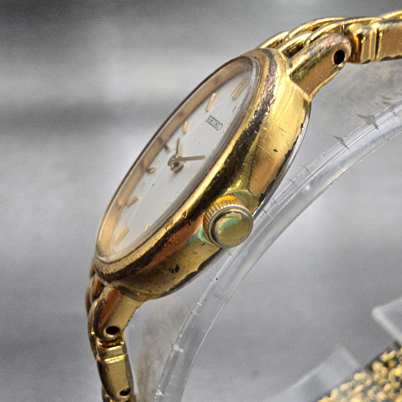 Seiko Watch Women 17mm White Dial Gold Tone Oval 1N00-6M90 New Battery Vintage