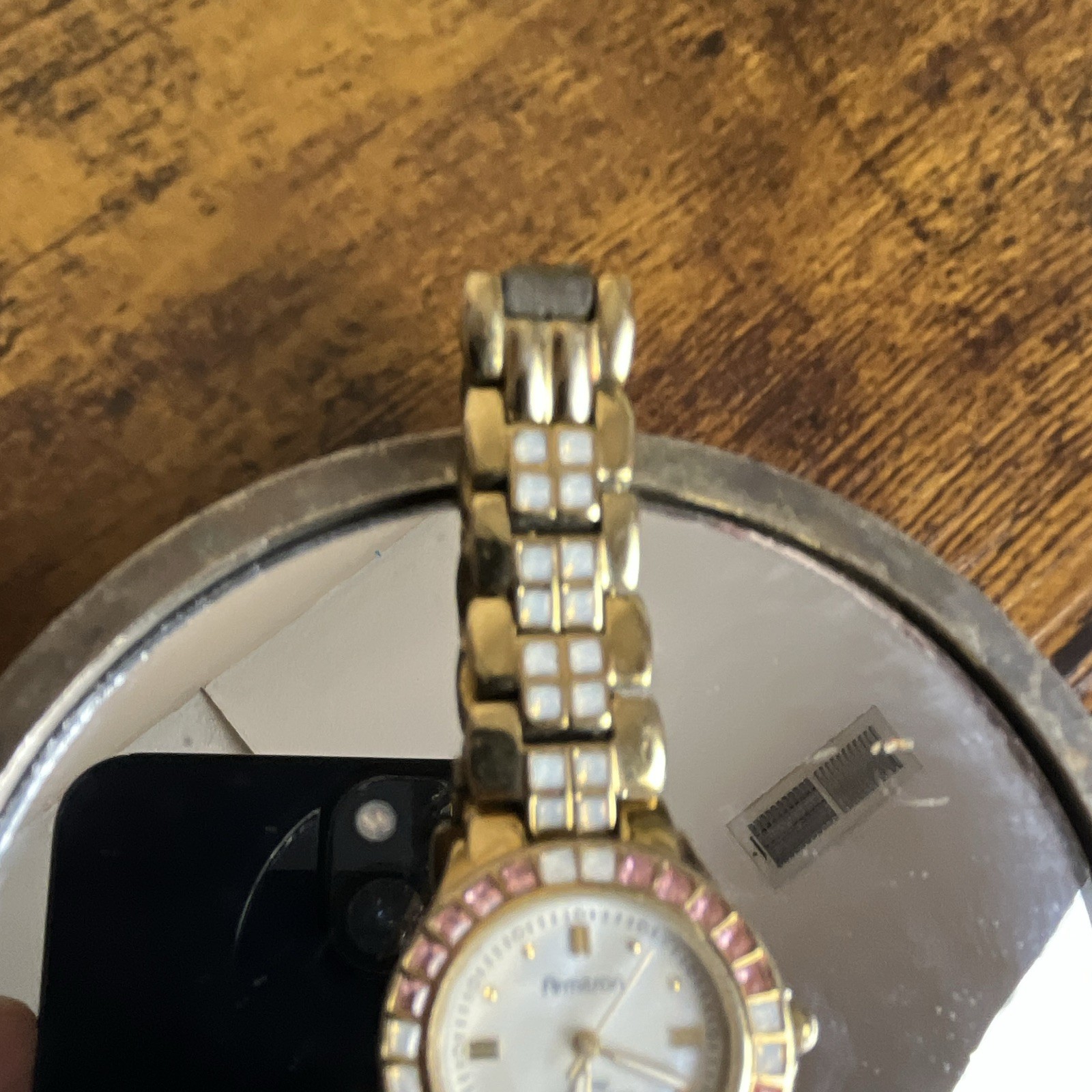 Pulsar Women’s Quartz Analog Wristwatch 24-27.9mm White Dial Pink Bezel