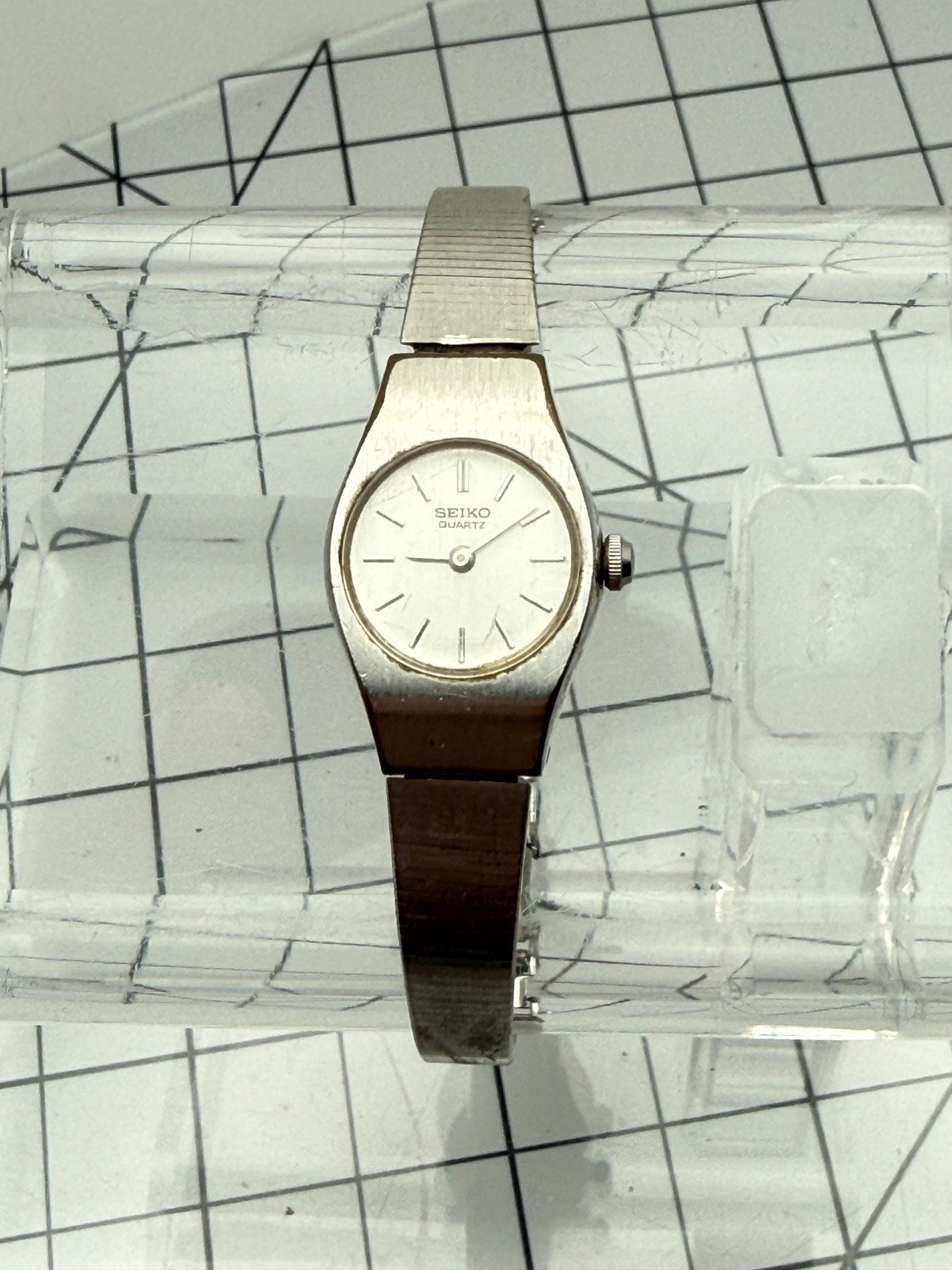 Seiko Quartz 5420-0029 16mm Silver Tone Dress Watch Vintage Running Baton Dial