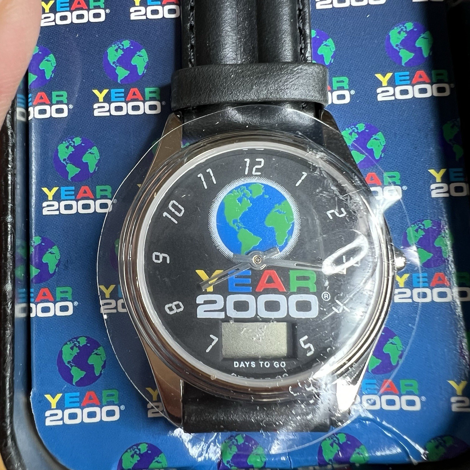 YEAR 2000 Mens Stainless Steel Silver Black Leather Water Resistant Watch Read