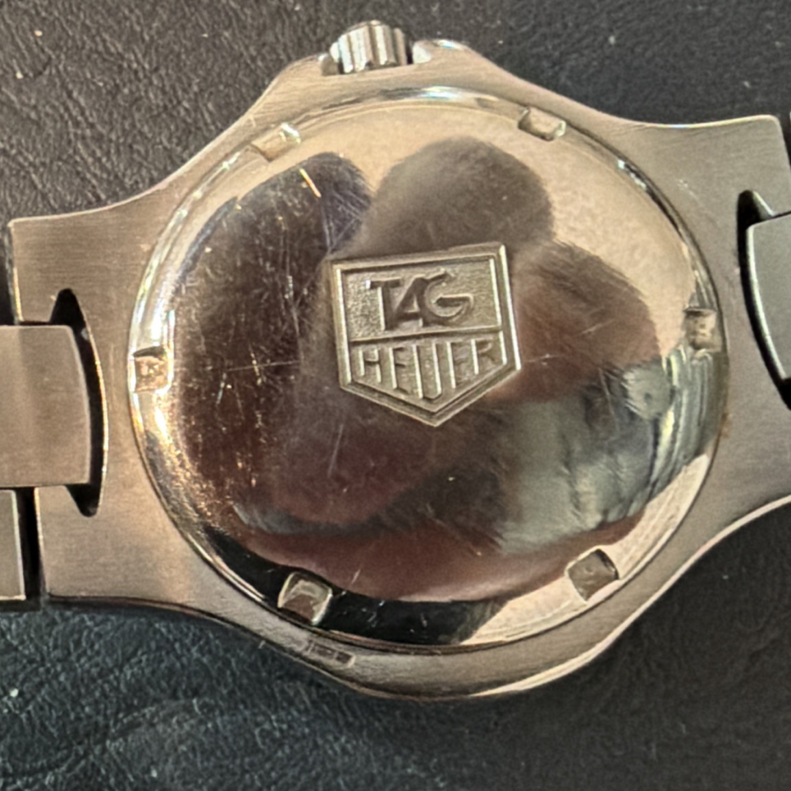 TAG Heuer Professional midsize Quartz 200m Silver Dial Date Watch