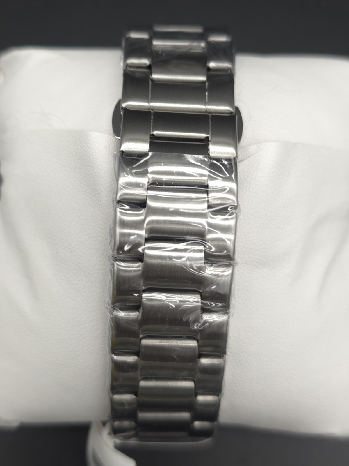 Invicta Specialty I Quartz 44mm Silver Dial Steel Bracelet 30m: BRAND NEW w/ Box