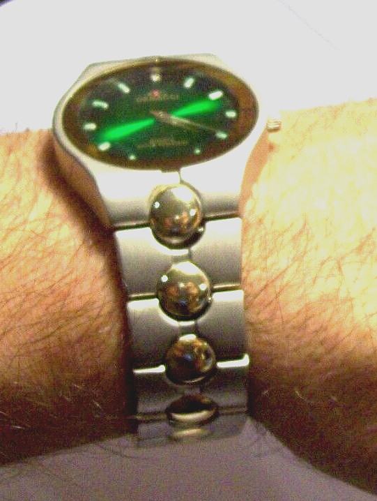 Denacci Mens Watch Vintage 90’s w/Push Button Deploy Minty Looks Runs Great NICE