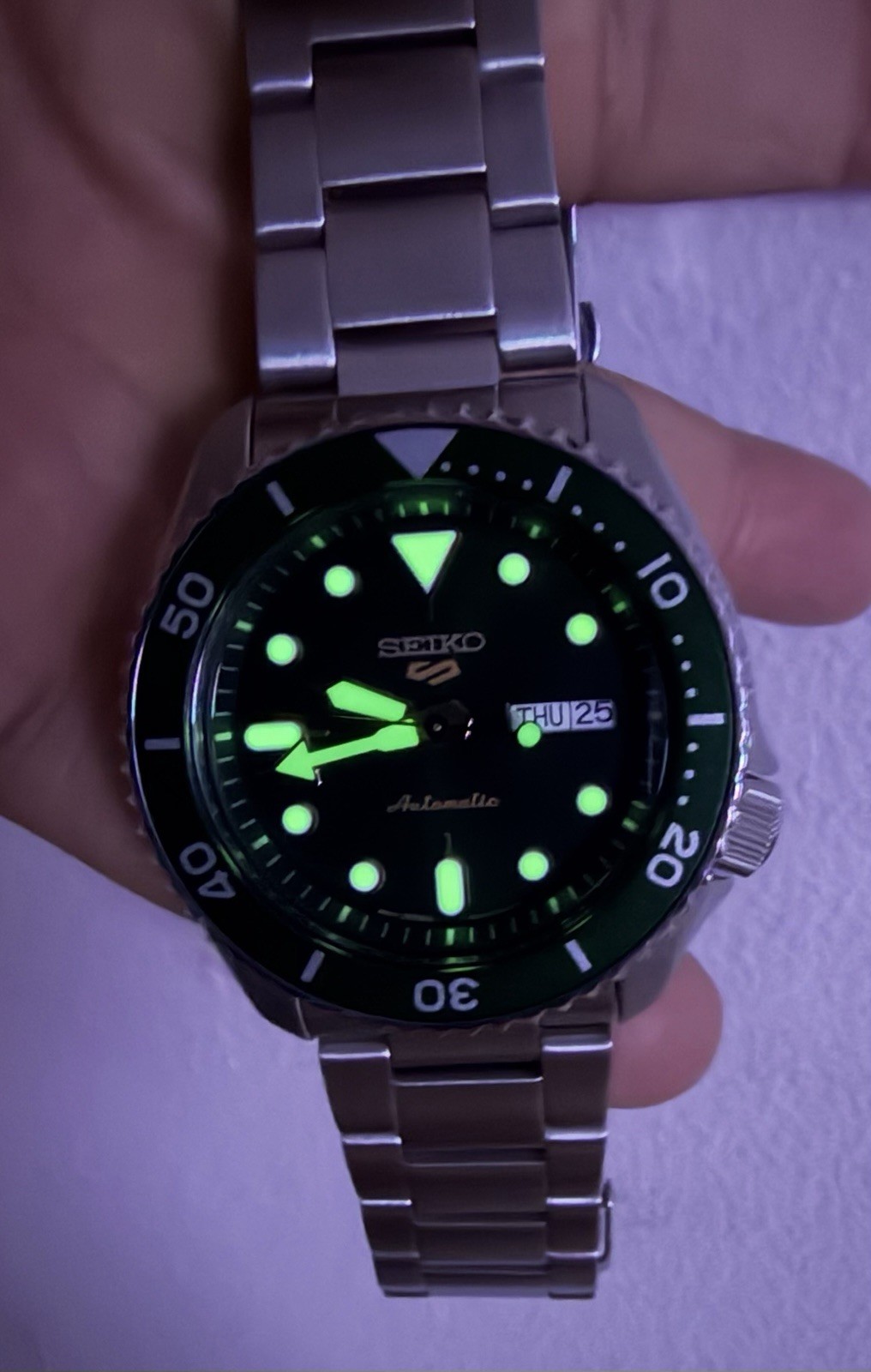 Seiko 5 Sports Automatic Men’s Watch Green Dial Green Rotating Bezel SS Full set