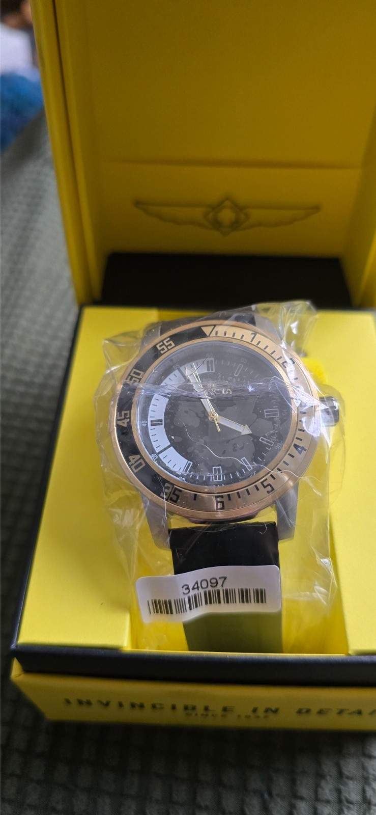 Invicta Speciality 45mm Stainless Steel Case Black Dial Silicone Strap Quartz…