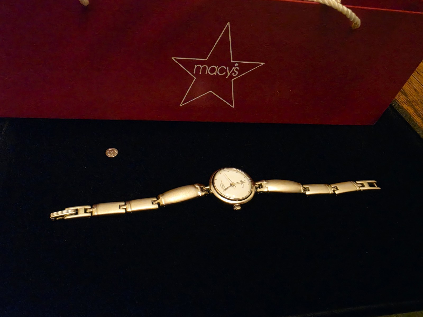 Gucci Women’s Quartz Analog Wristwatch Silver Tone Metal Bracelet 30m 3ATM Works