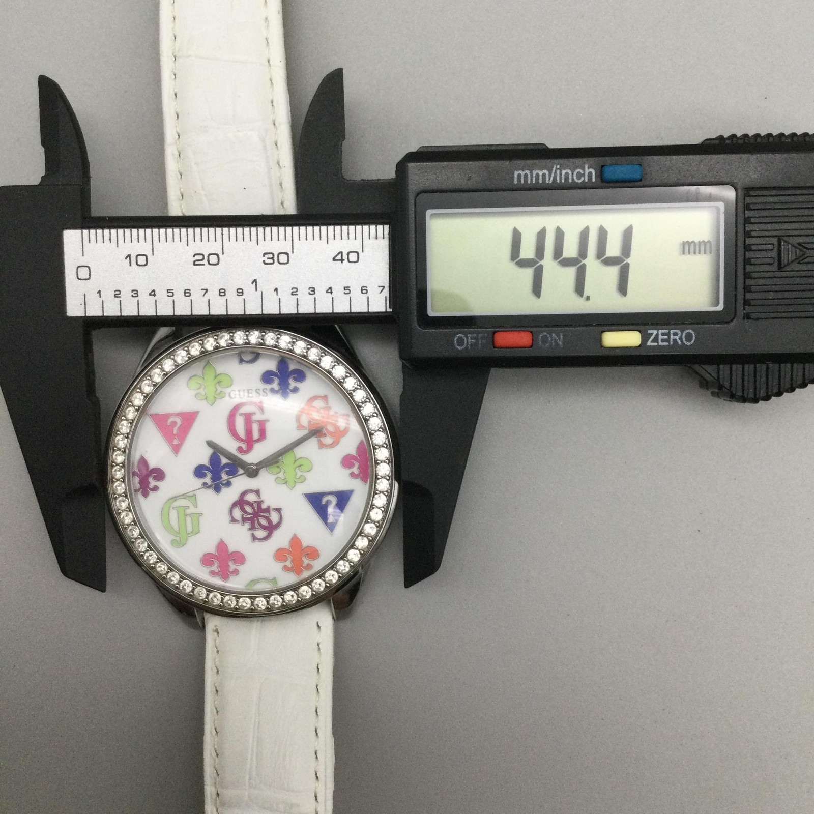 Guess Womens Watch 44mm White Dial Multicolor Crystal Bezel Leather New Battery