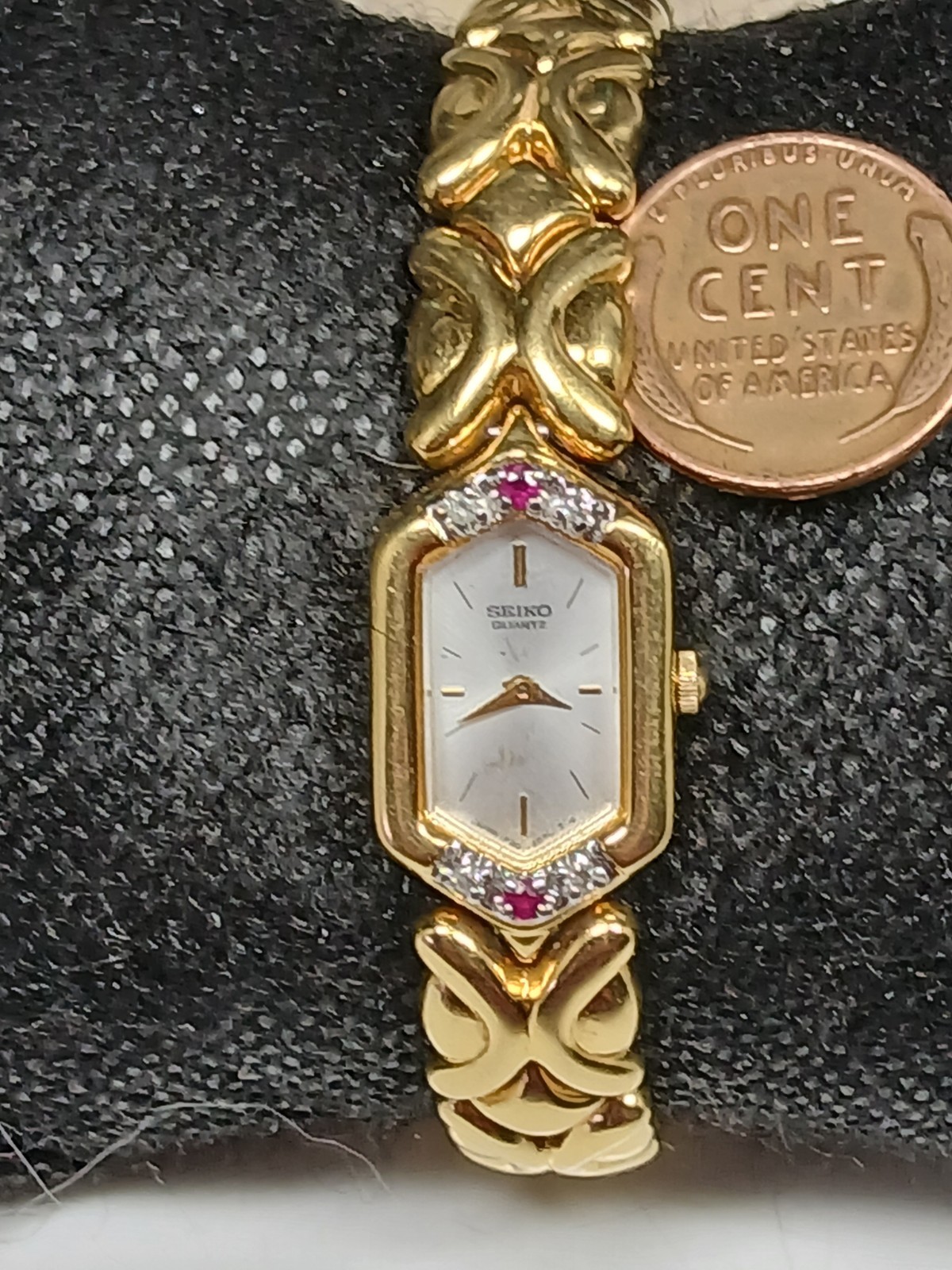 Vintage Seiko 1F20-6A19 Diamond and Ruby Accent Ladies Quartz Watch