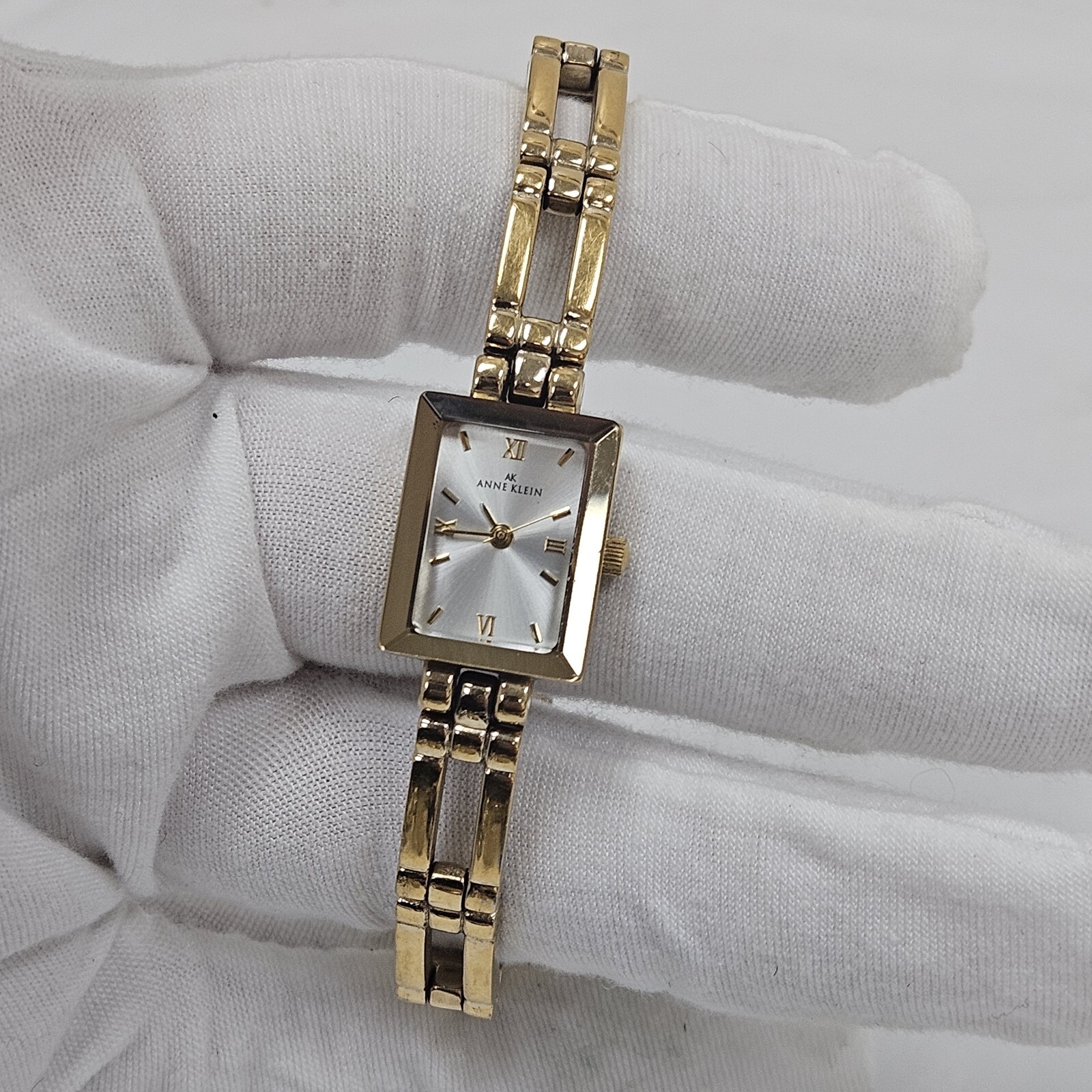 Anne Klein Womens Wrist Watch 16mm Gold Tone Case Quartz 10/4898 New Battery