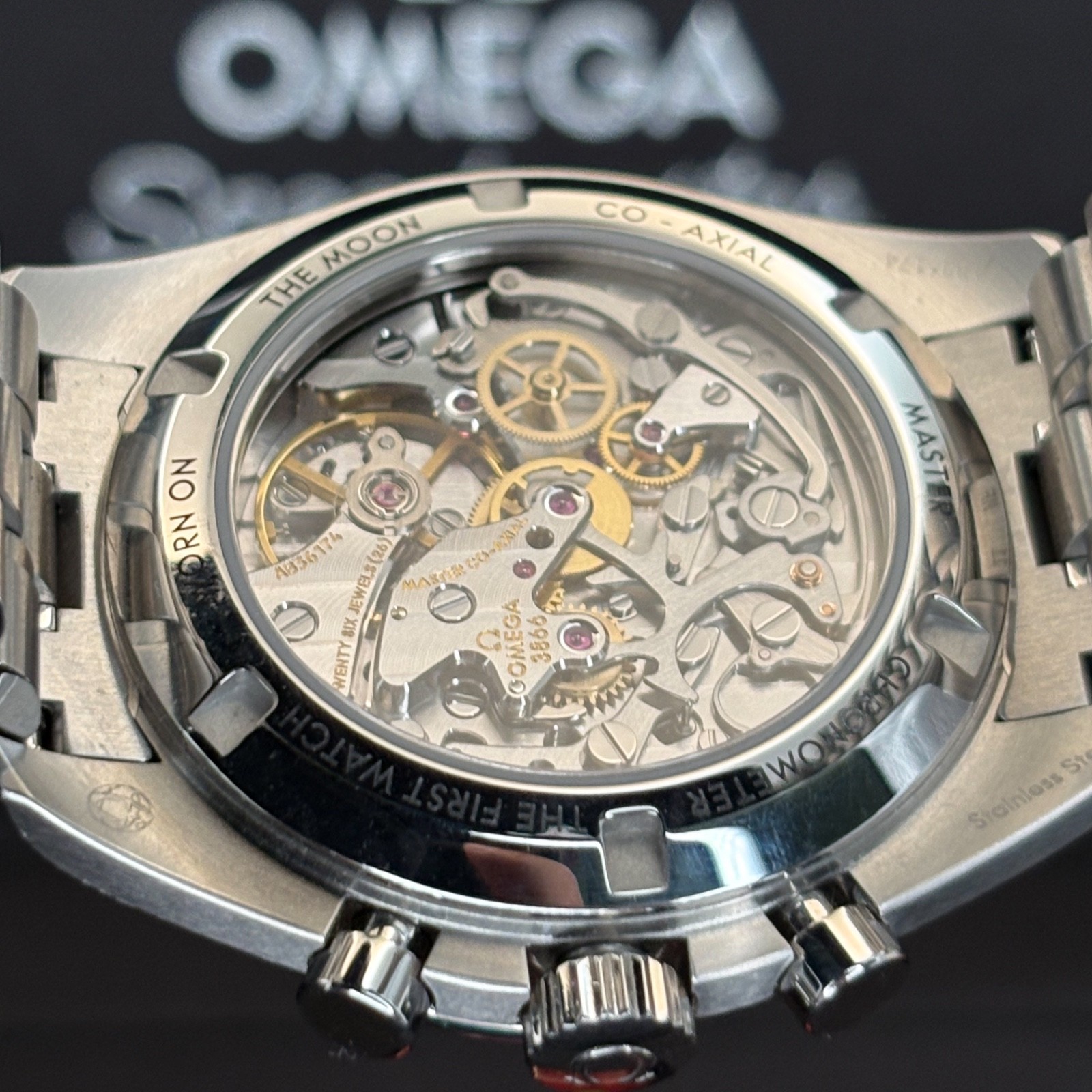 2026 OMEGA Speedmaster Pro Moonwatch”REVERSE PANDA” 310.30.42.50.01.004 FULL SET