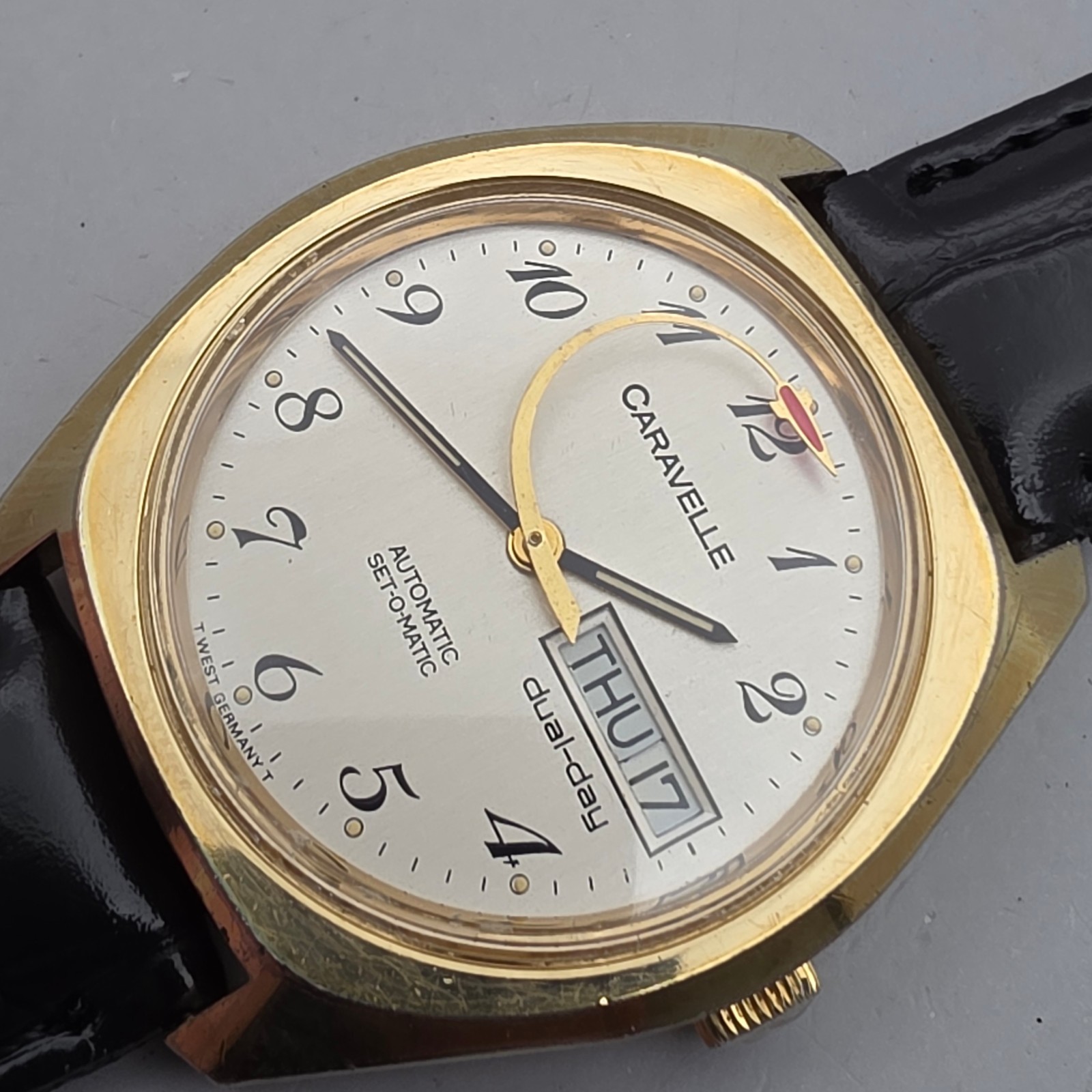 Vintage CARAVELLE men’s automatic watch day/date Rocket second hand germany 1978
