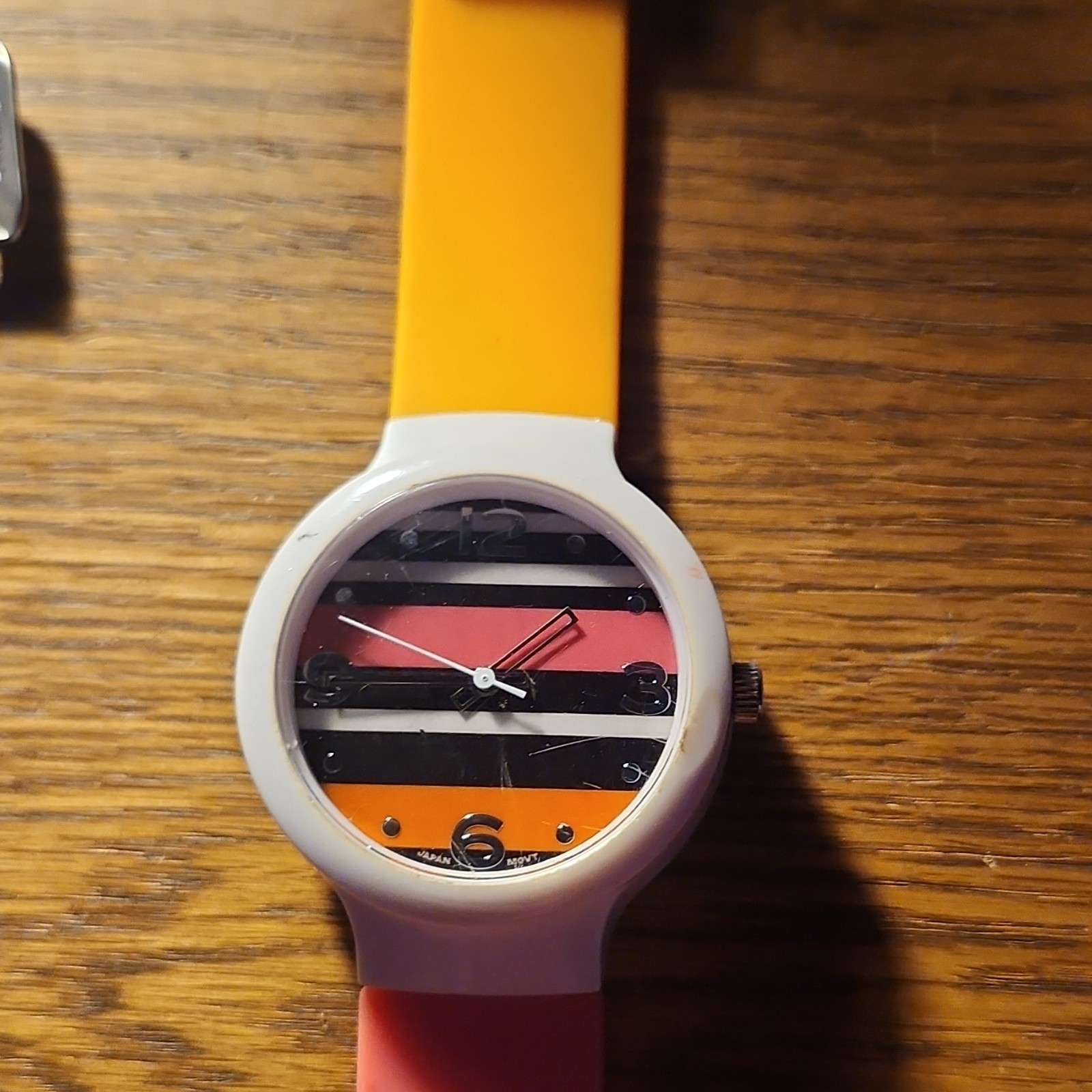 Multicolor Silicone Band Quartz Analog Wristwatch, Orange Pink, White Case