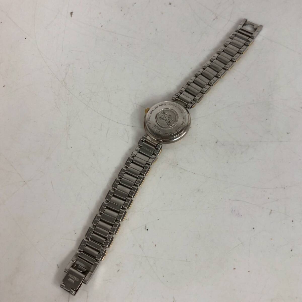 Burberry watch wristwatch quartz battery operated combination color gold silver