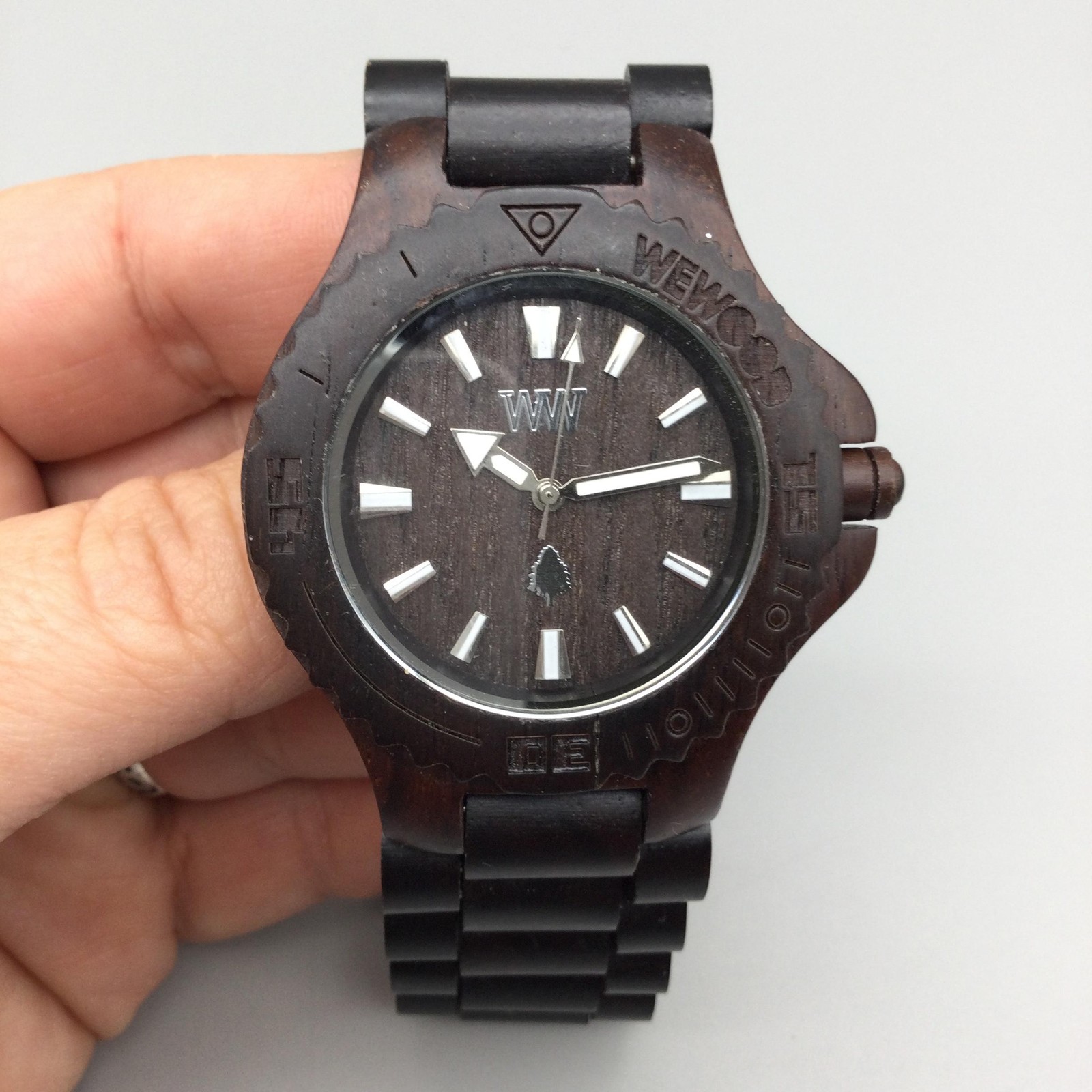 WeWOOD Mens Watch 41mm Brown Dial Dark Wood Bracelet New Battery 8.25″