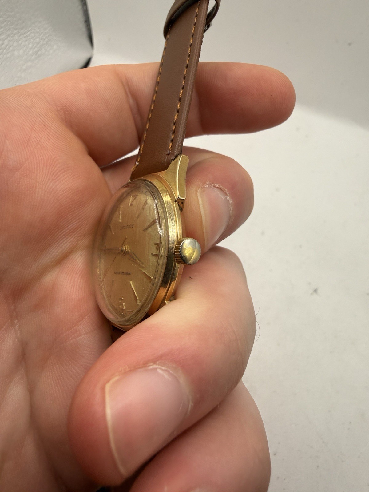 VINTAGE Benrus Shock Absorber Gold Linen Dial Mens Manual Wind Watch Swiss RUNS