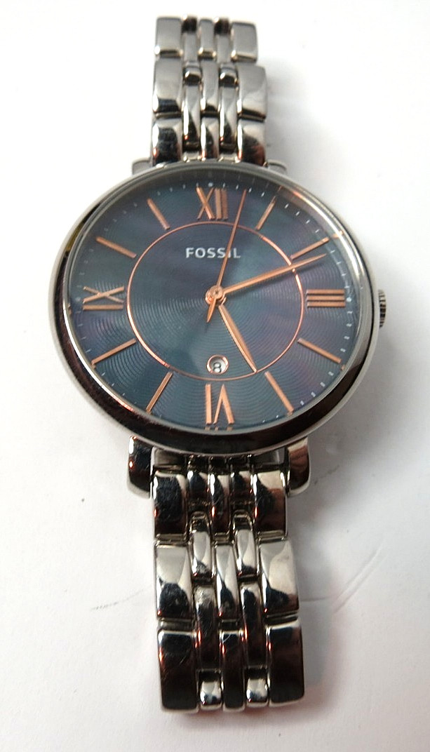 BEAUTIFUL WOMEN’S FOSSIL QUARTZ ES4205 MOTHER OF PEARL DIAL WRISTWATCH DATE RUNS