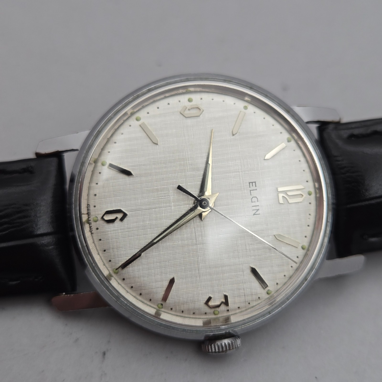Vintage ELGIN men’s manual wind watch Linen dial Germany 1960s