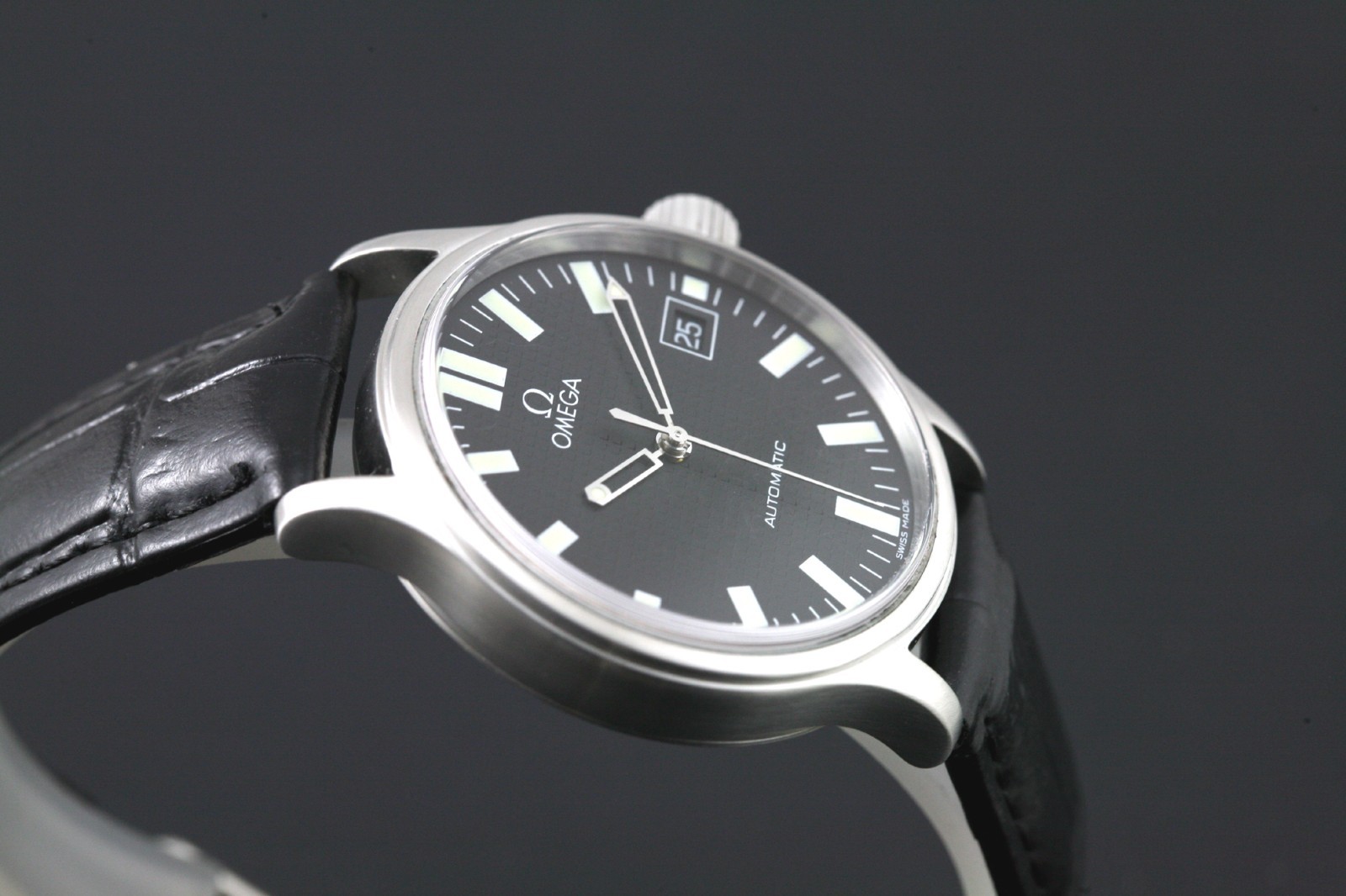 Rare OMEGA Classic dynamic 5203.51 Date Black Automatic Men’s Screw Crown Watch