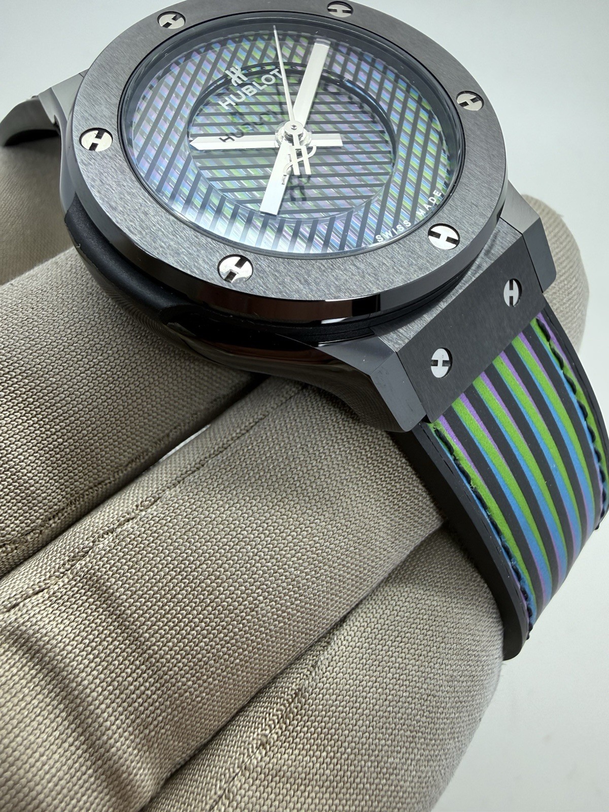 2020 Hublot Classic Fusion Ceramic Titanium 38mm Watch 565.CX.8900.VR.CZD19 B+P