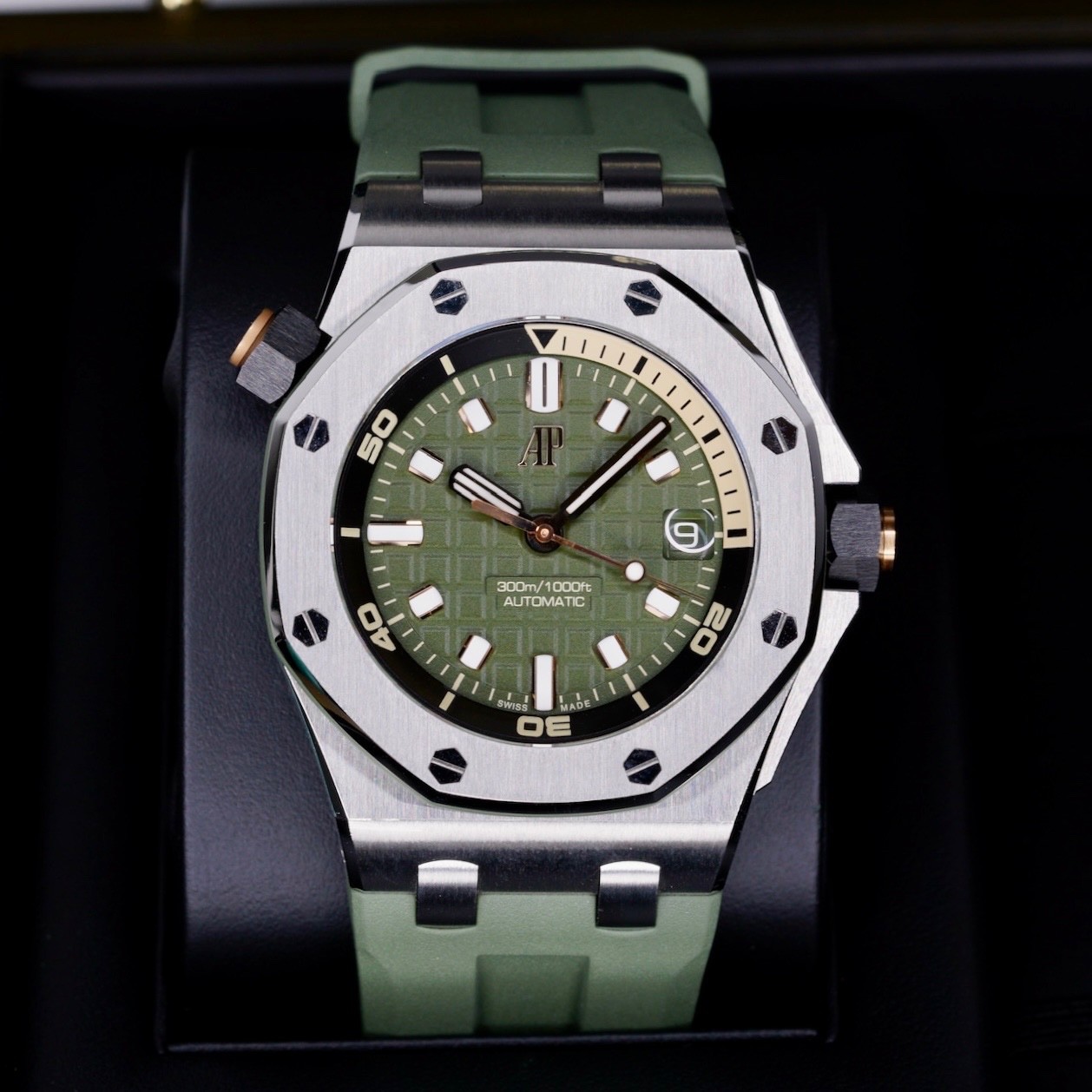 Audemars Piguet Royal Oak Offshore Diver KHAKI Green Dial 15720ST.OO.A052CA.01